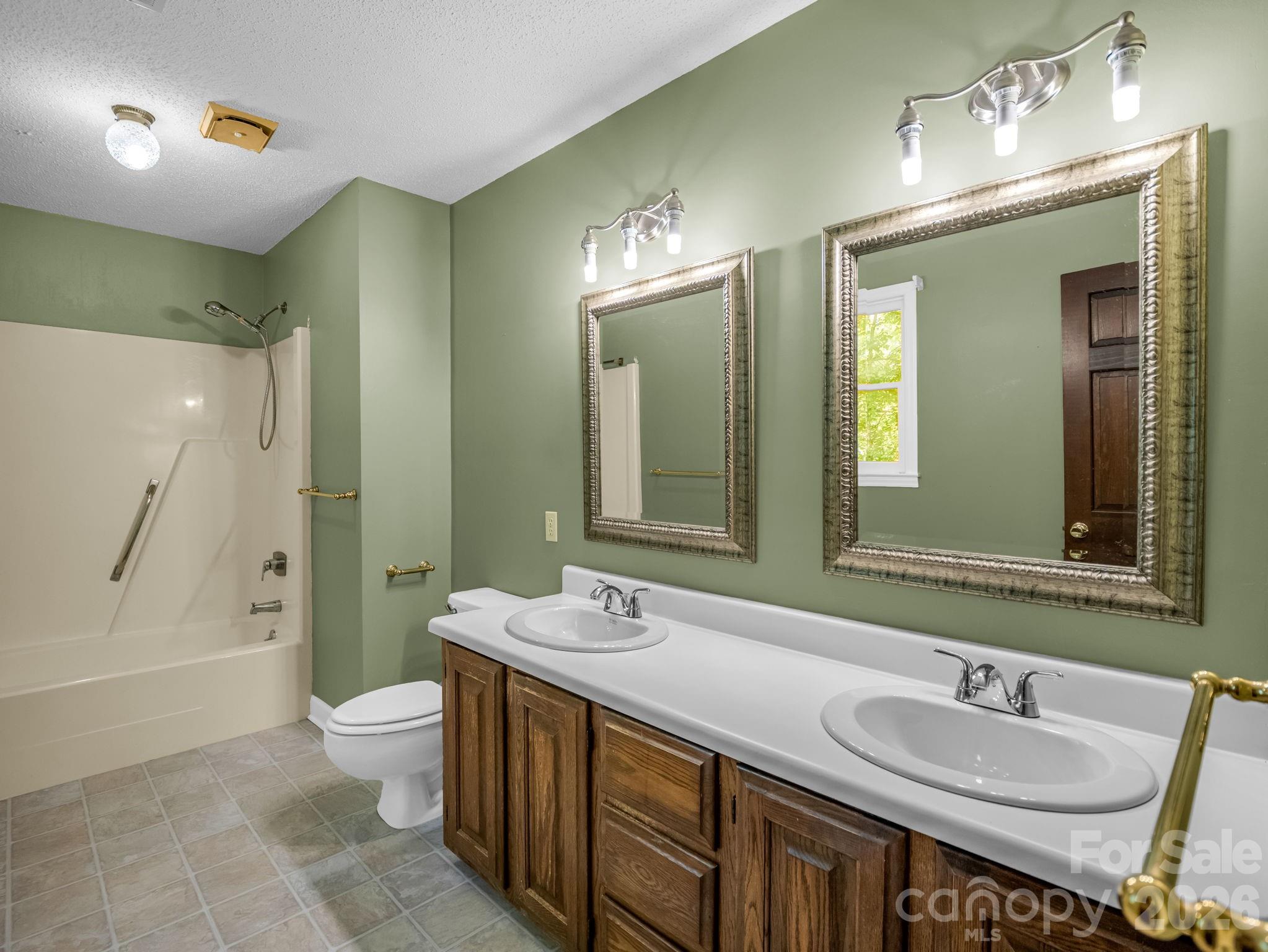 154 Breeze Hill Property Photo 31