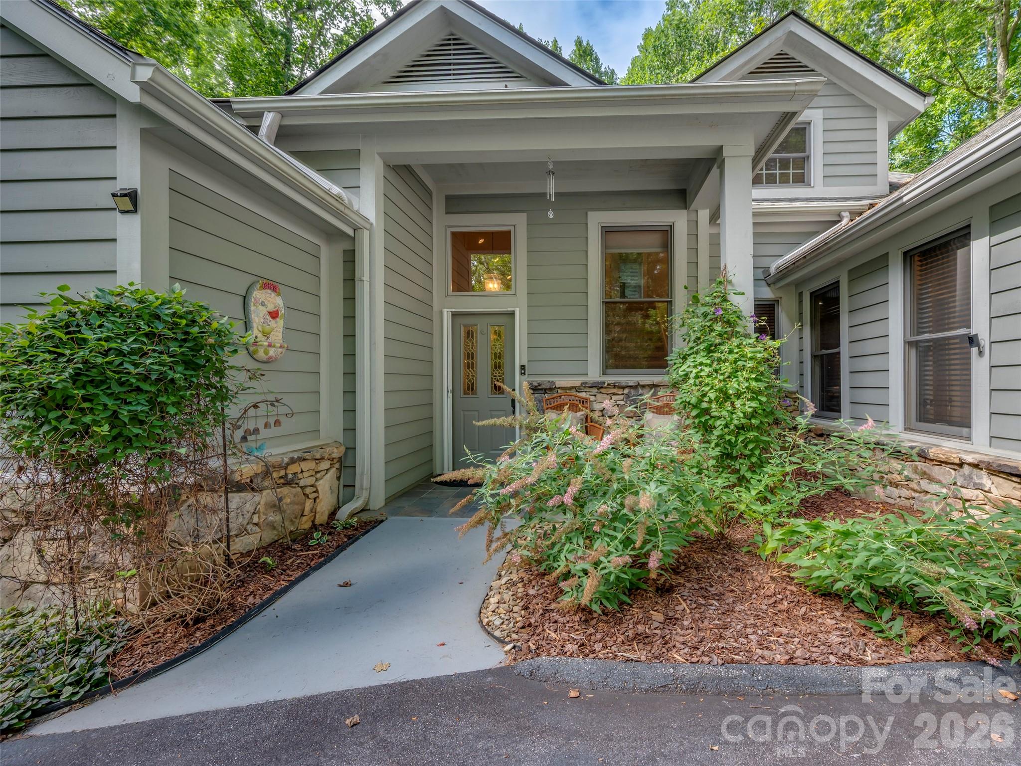 104 Little Cherokee Ridge Property Photo 2