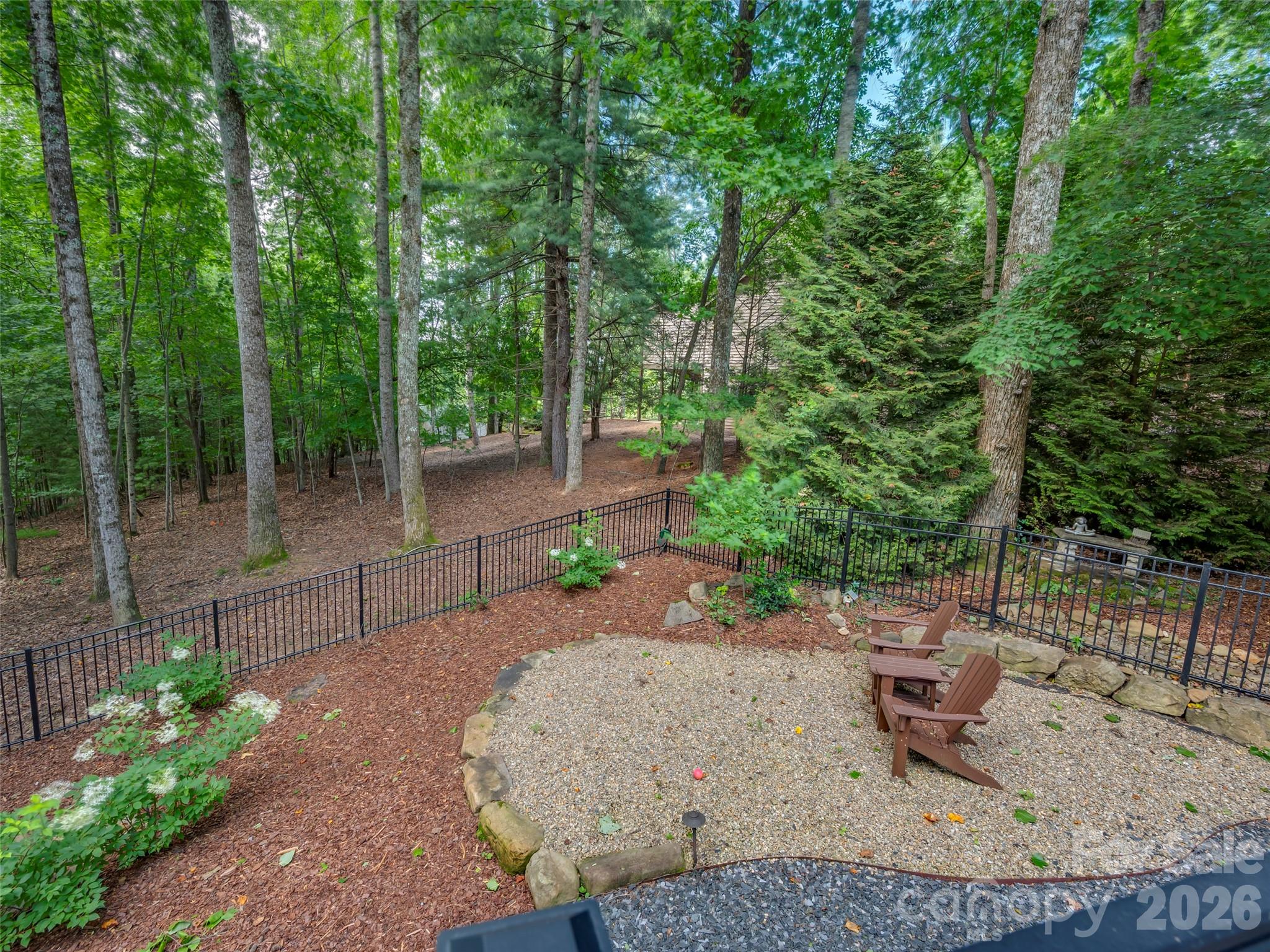 104 Little Cherokee Ridge Property Photo 18