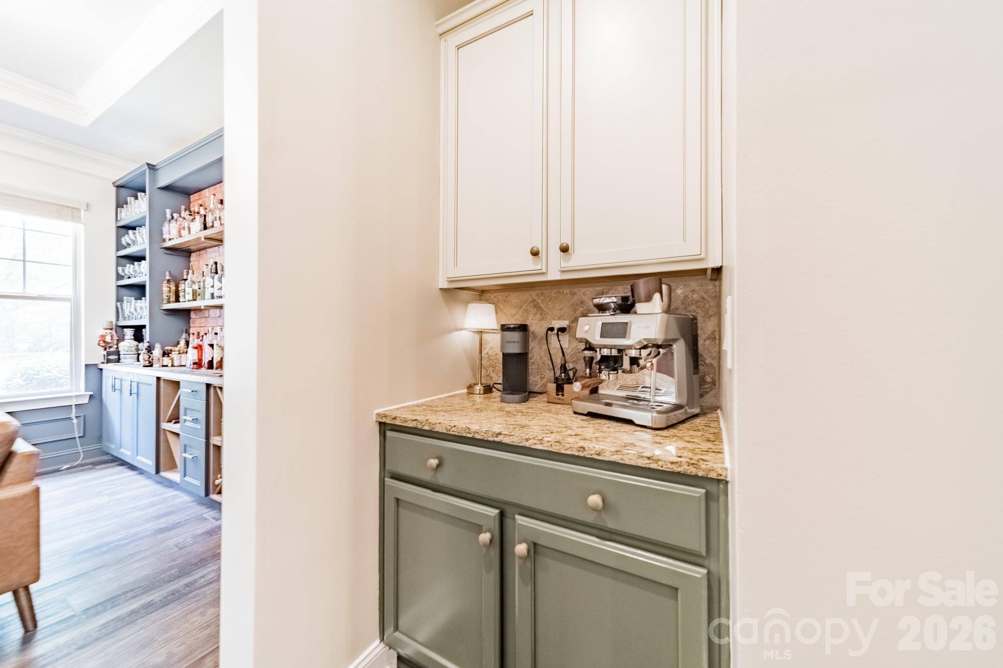 9052 Mossy Hill Lane Property Photo 11