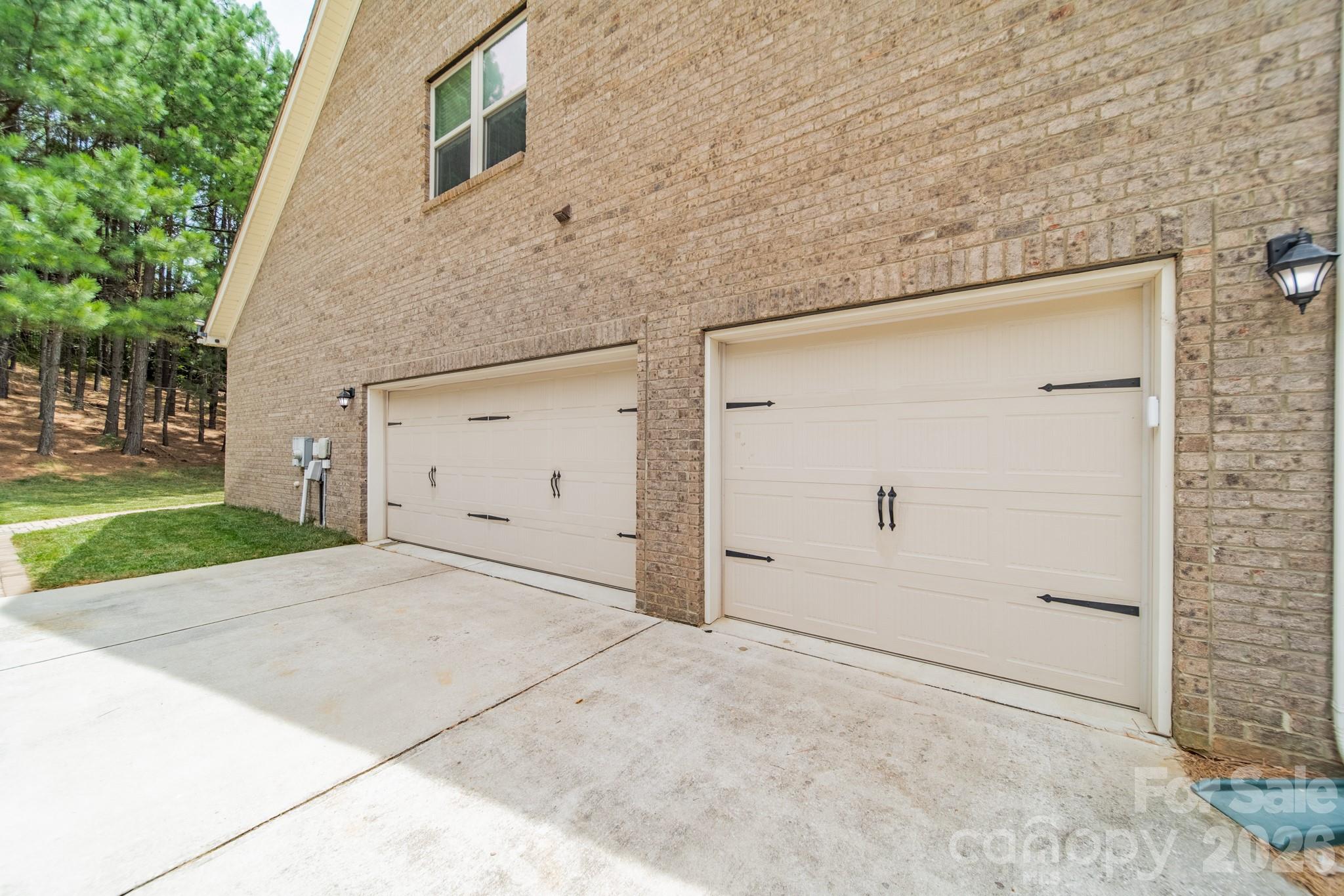 9052 Mossy Hill Lane Property Photo 38
