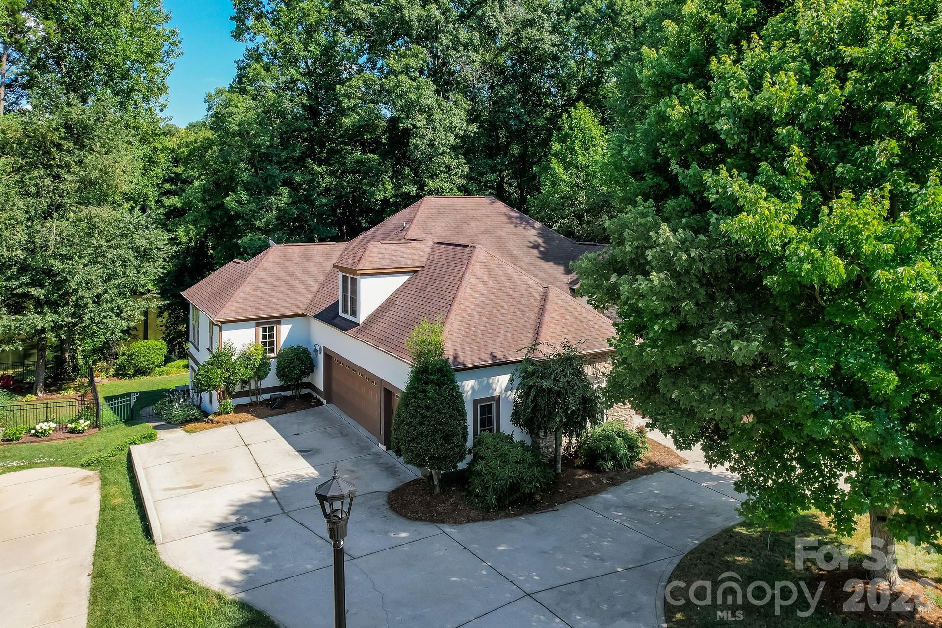 2360 Smith Harbour Drive Property Photo 2