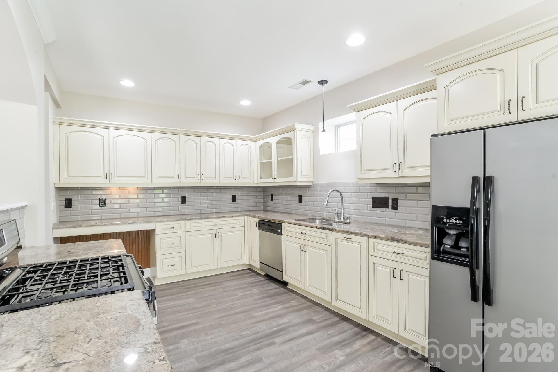 2360 Smith Harbour Drive Property Photo 17