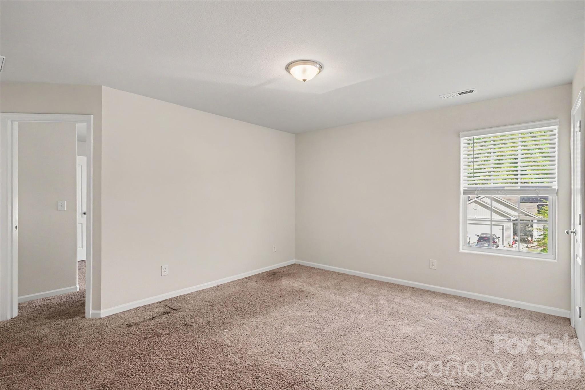 8411 Highgate Drive Property Photo 10