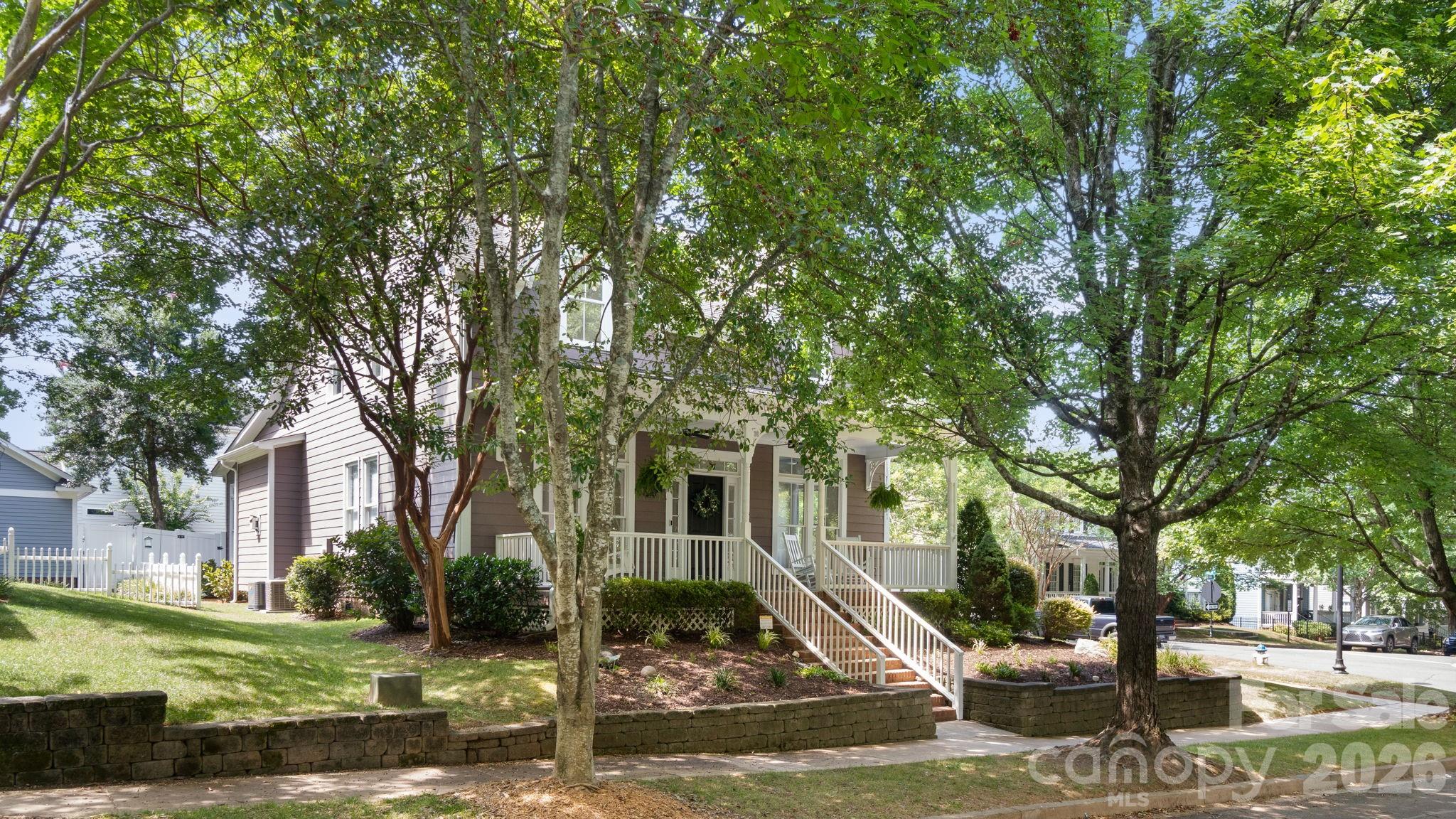 545 Glen Walk Drive Property Photo 2