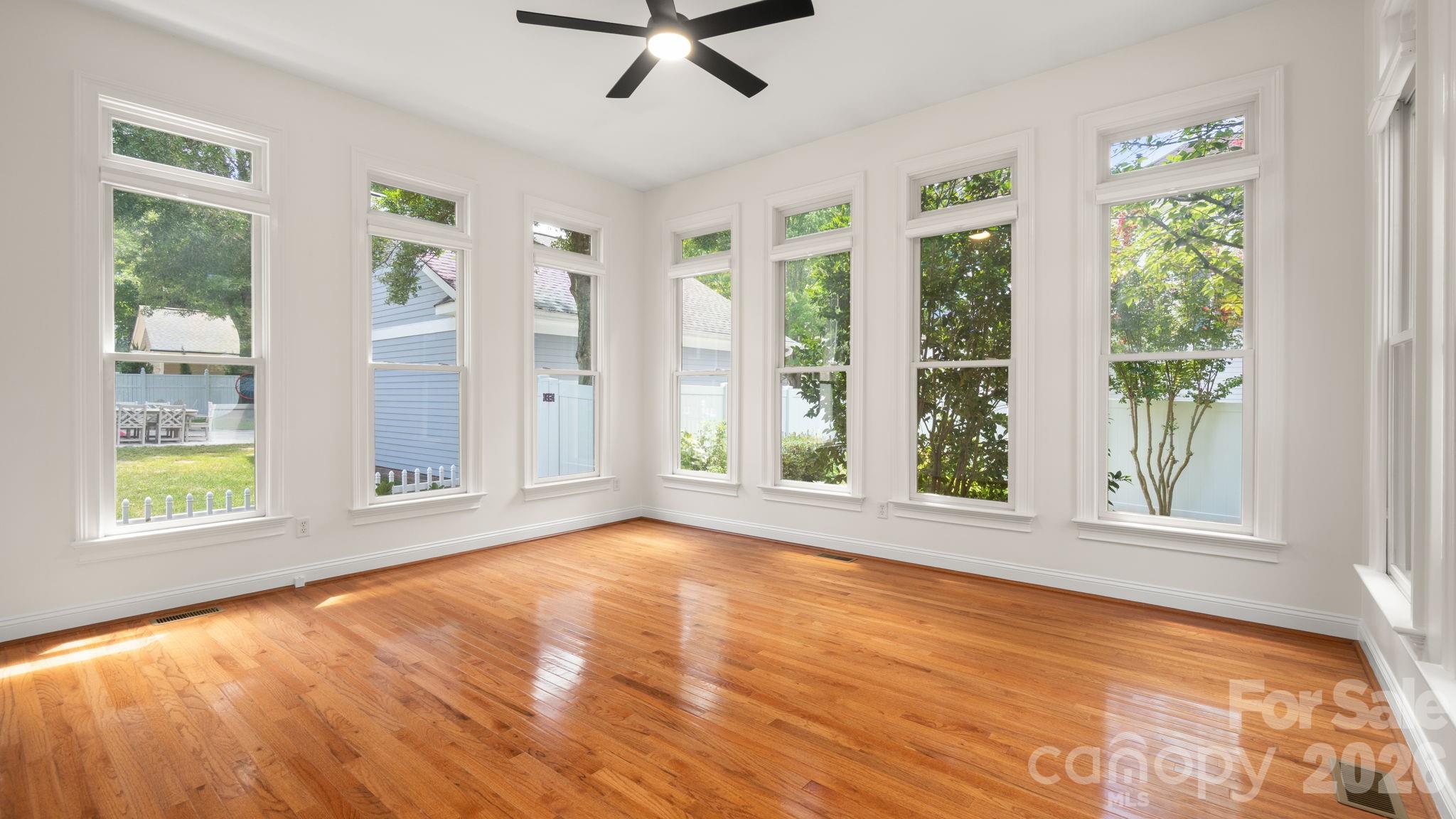545 Glen Walk Drive Property Photo 24