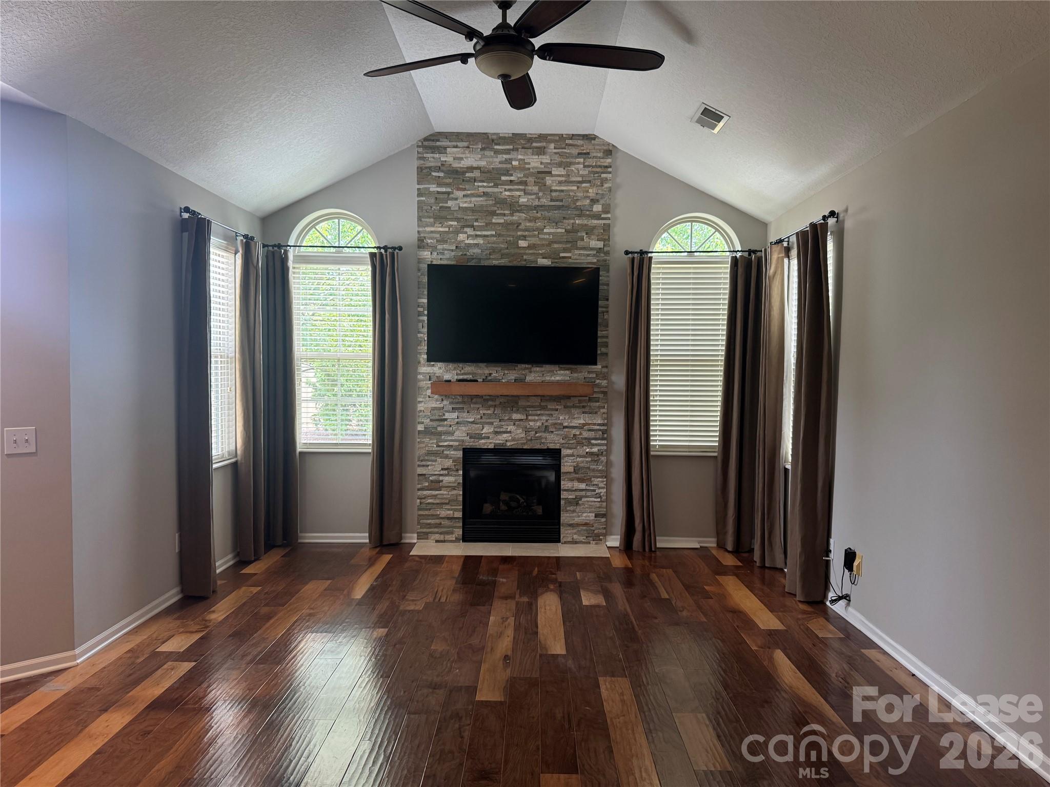 2416 Coltsview Road Property Photo 3