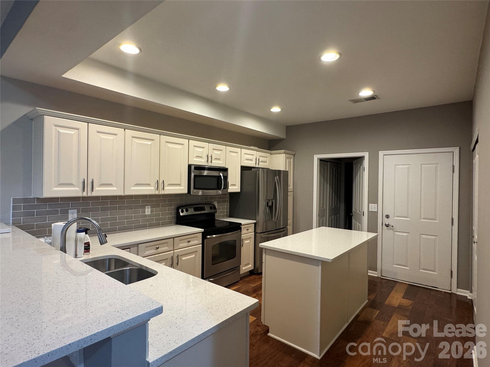 2416 Coltsview Road Property Photo 5