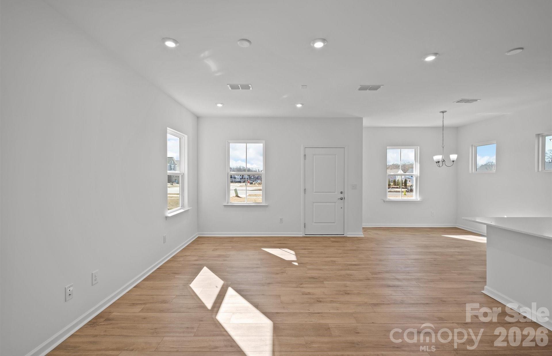2124 Waterfall Way Property Photo 3
