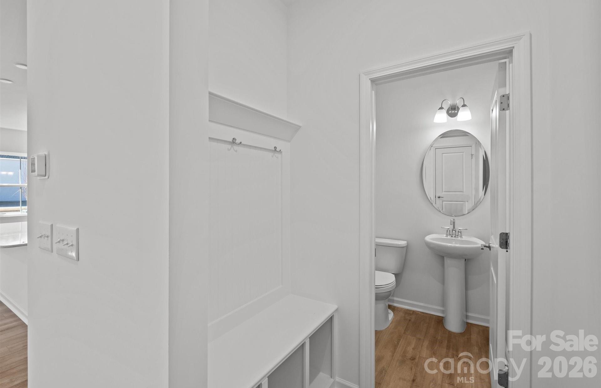 2124 Waterfall Way Property Photo 7