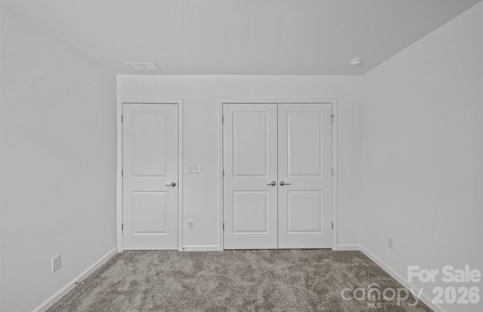 2124 Waterfall Way Property Photo 14