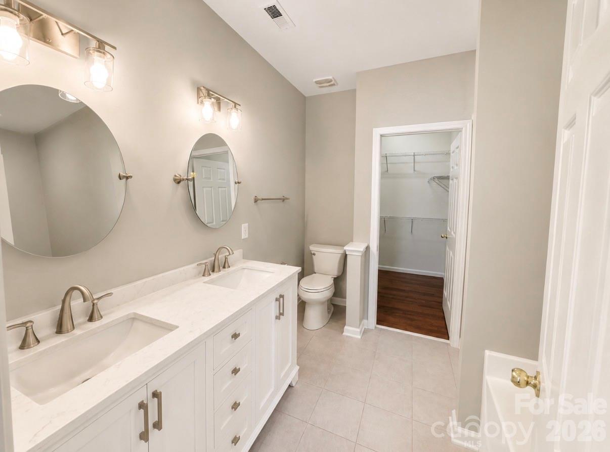 320 Shingleoak Drive Property Photo 22