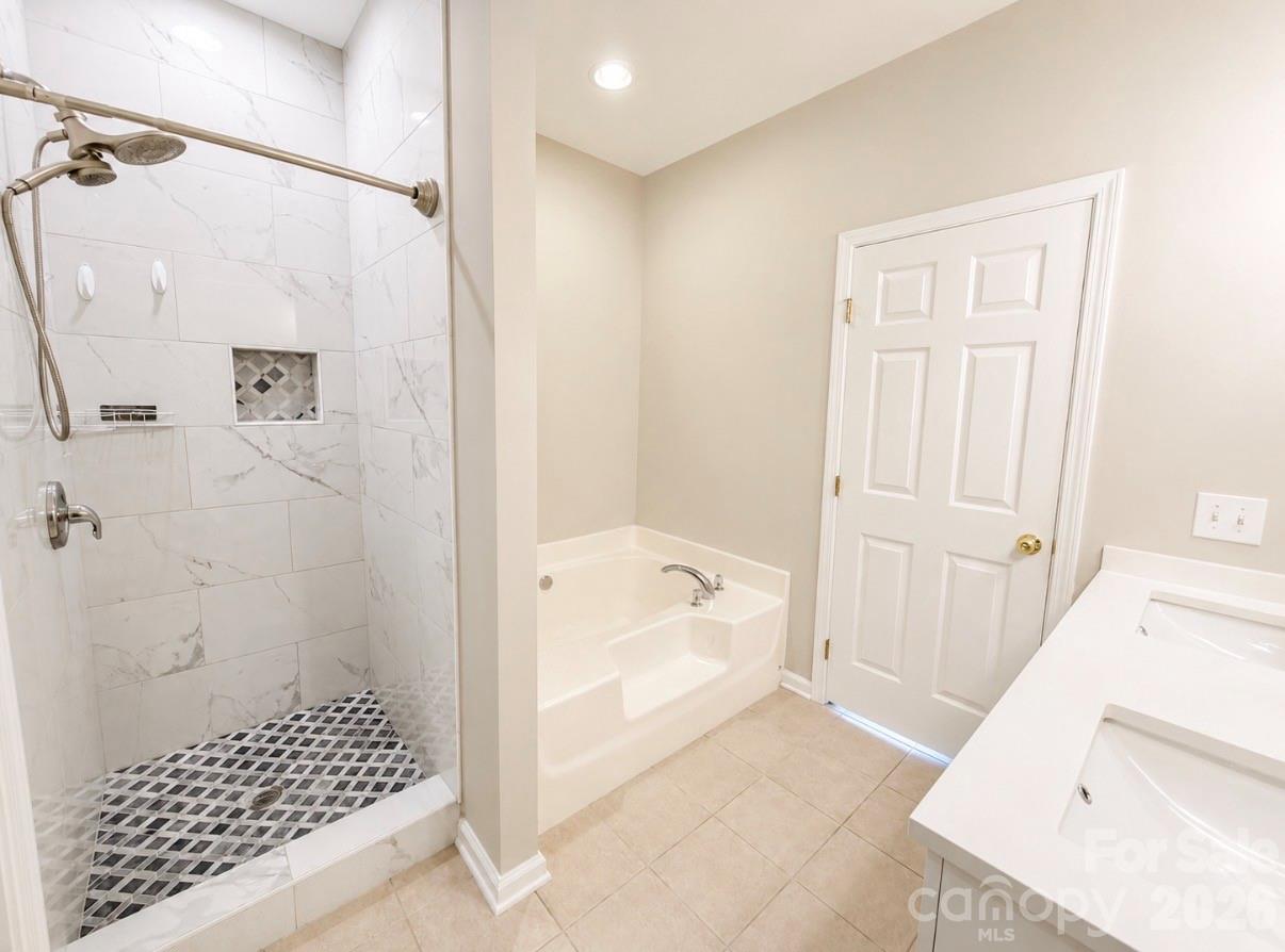 320 Shingleoak Drive Property Photo 23