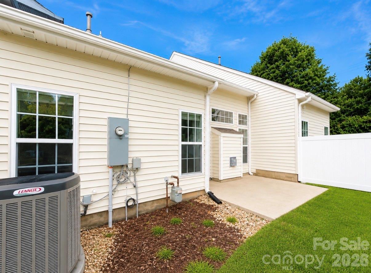 320 Shingleoak Drive Property Photo 43