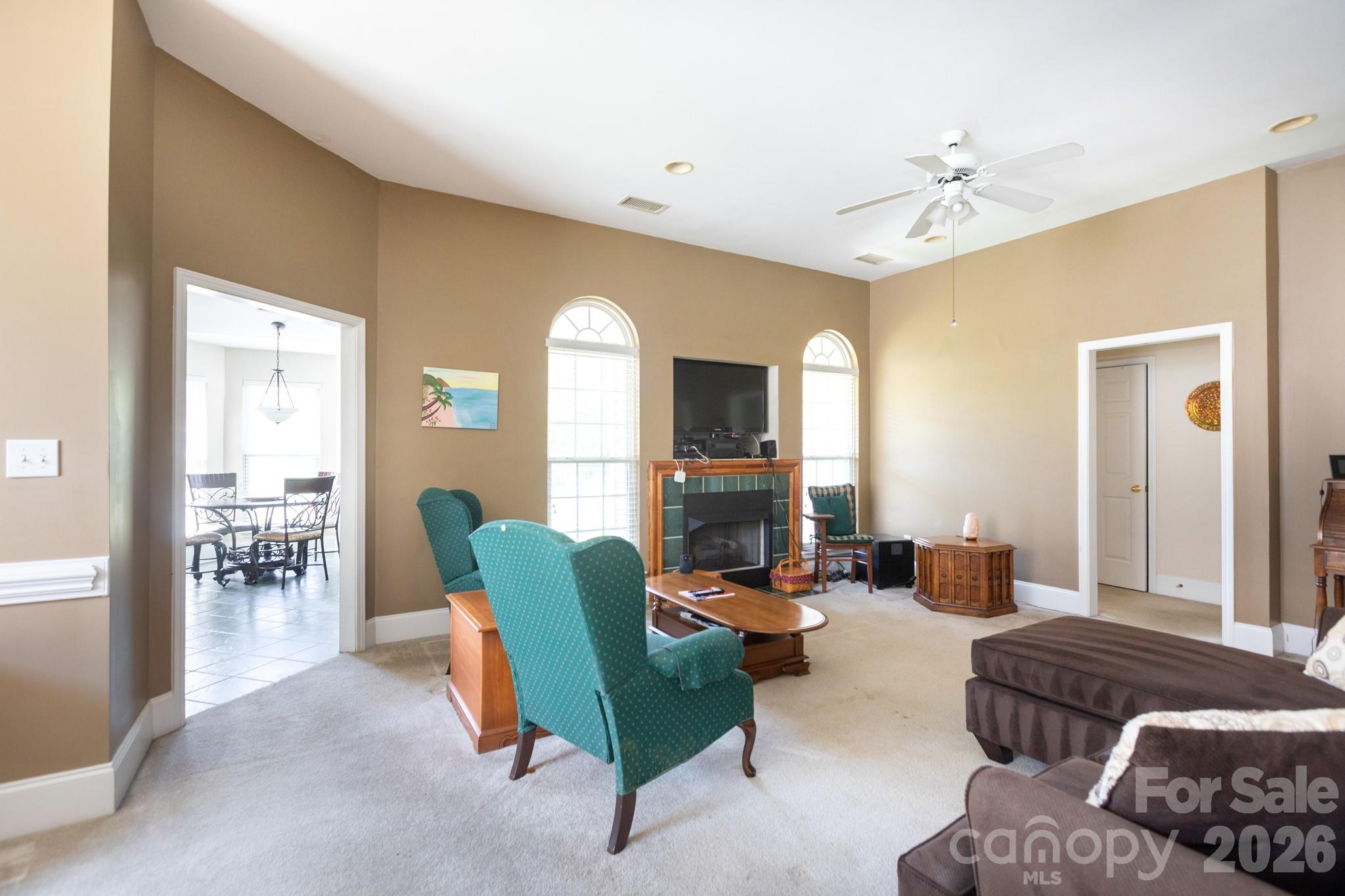 3431 Continental Drive Property Photo 10