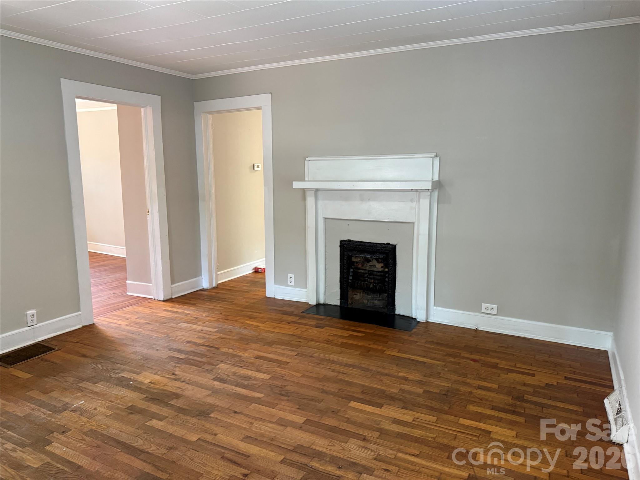 514 S Avon Street Property Photo 6