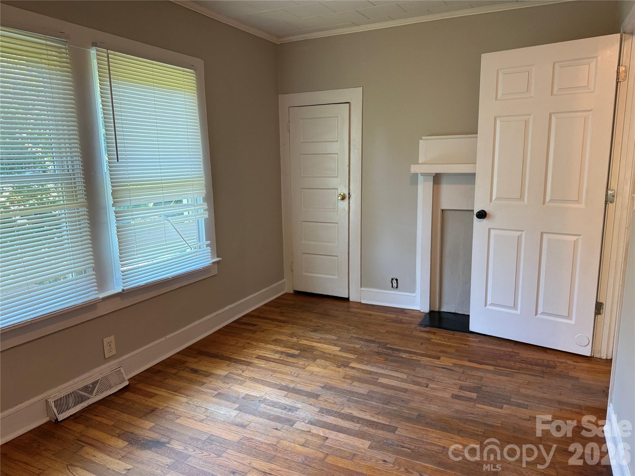 514 S Avon Street Property Photo 10