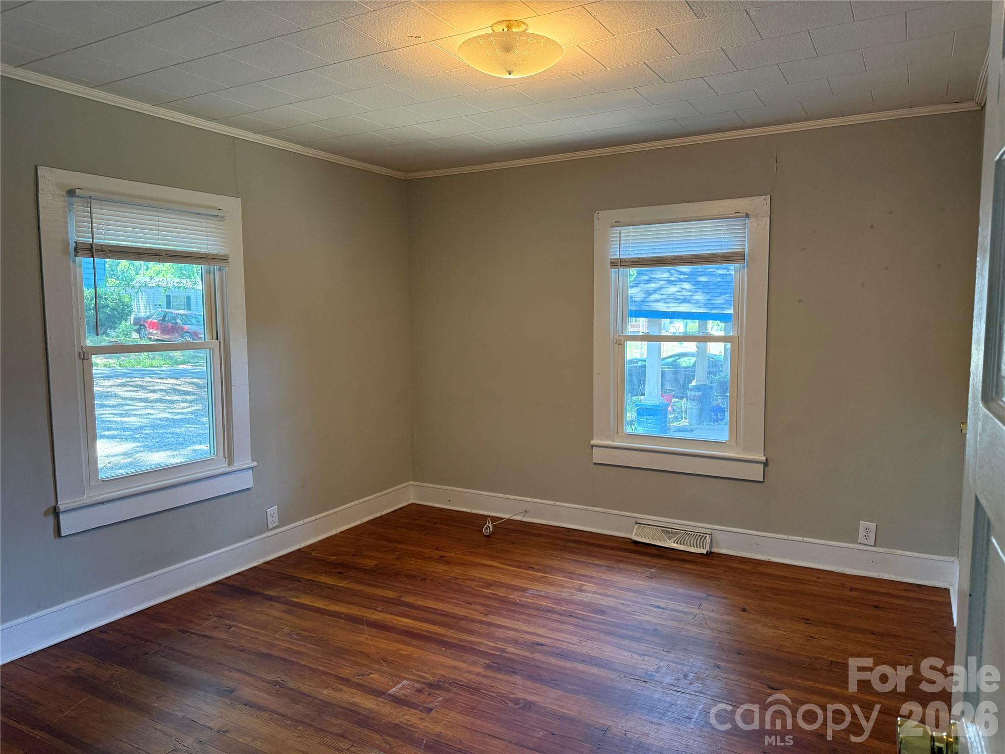 514 S Avon Street Property Photo 11