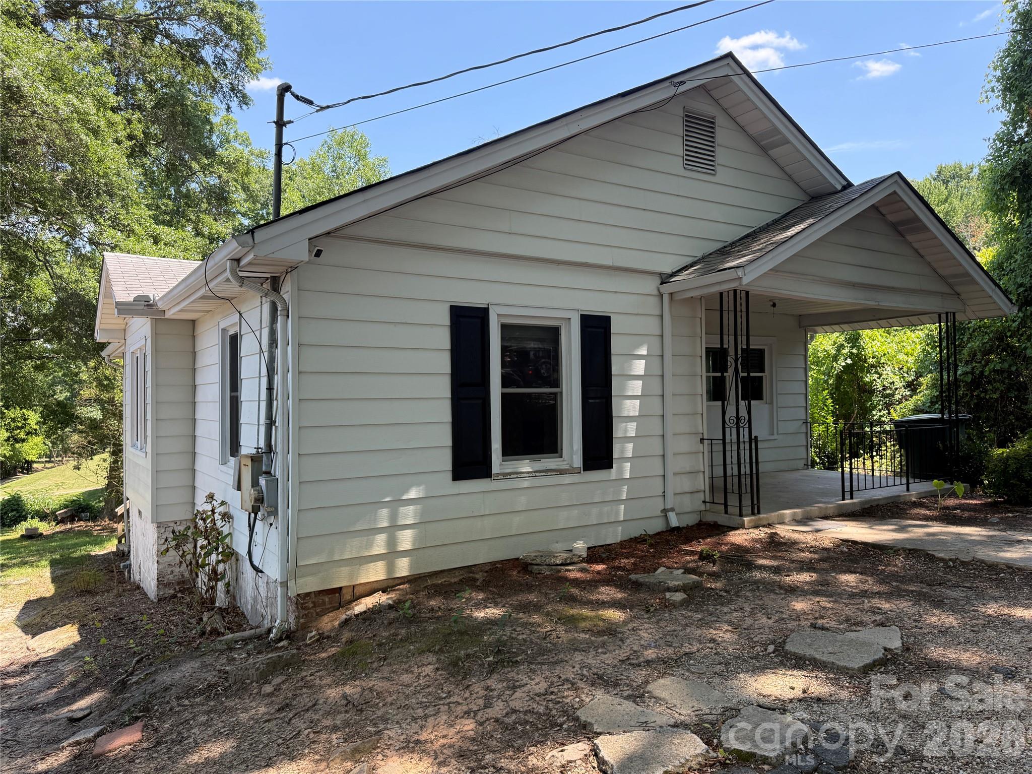514 S Avon Street Property Photo 13