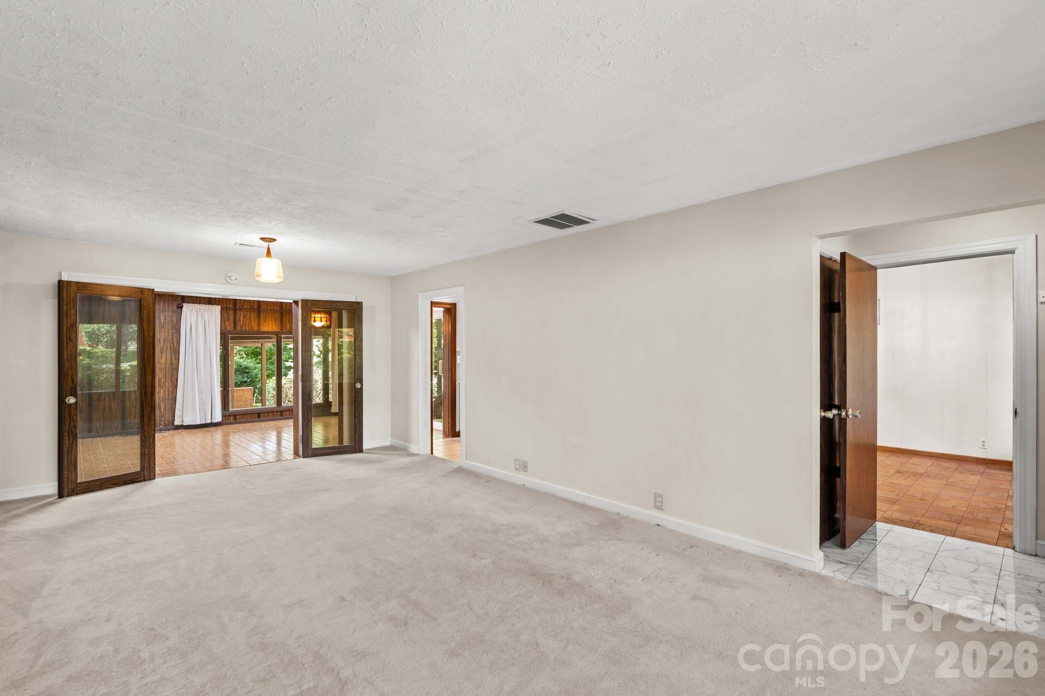 1221 Forestdale Drive Property Photo 7