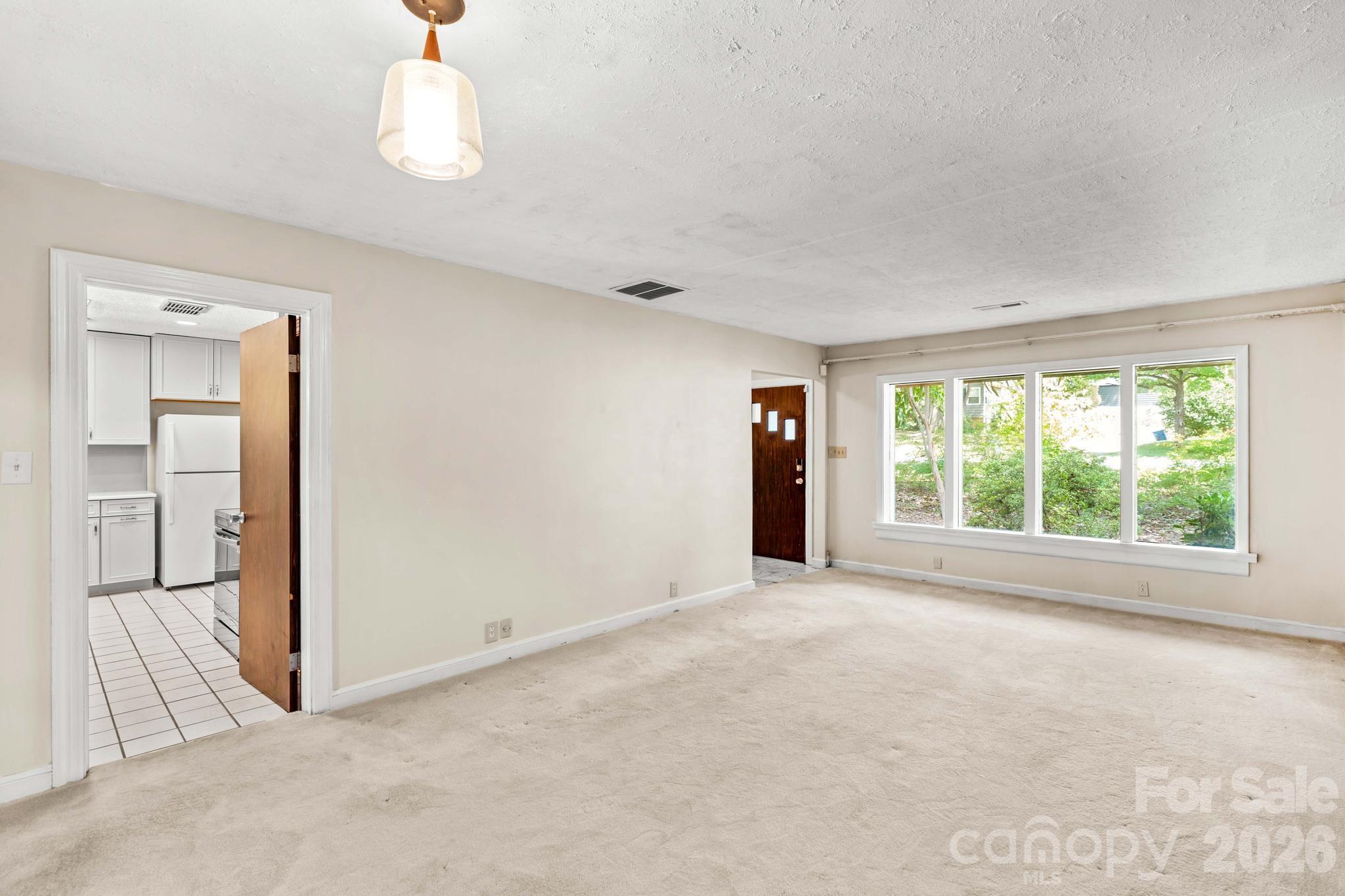 1221 Forestdale Drive Property Photo 9