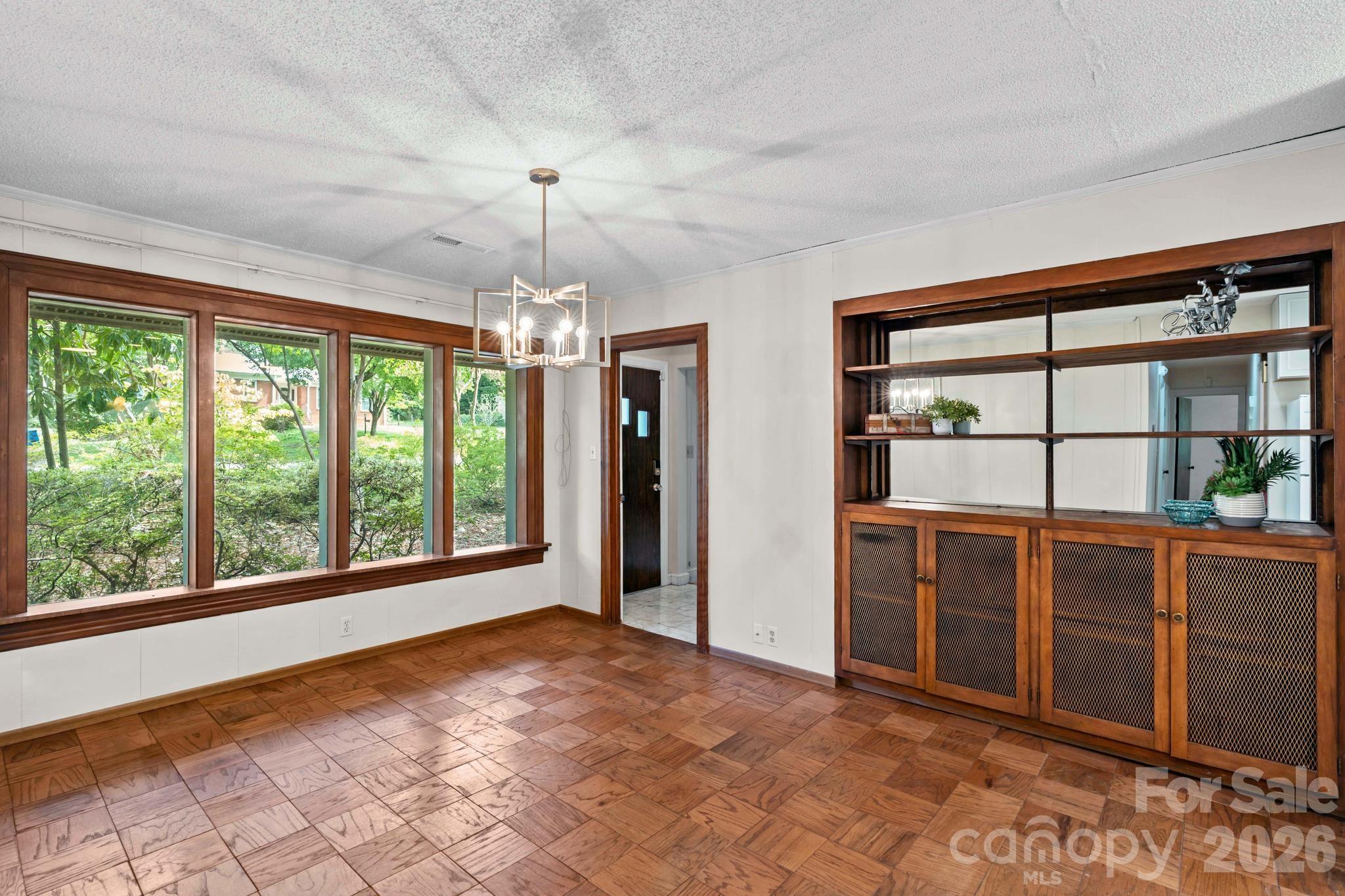 1221 Forestdale Drive Property Photo 15