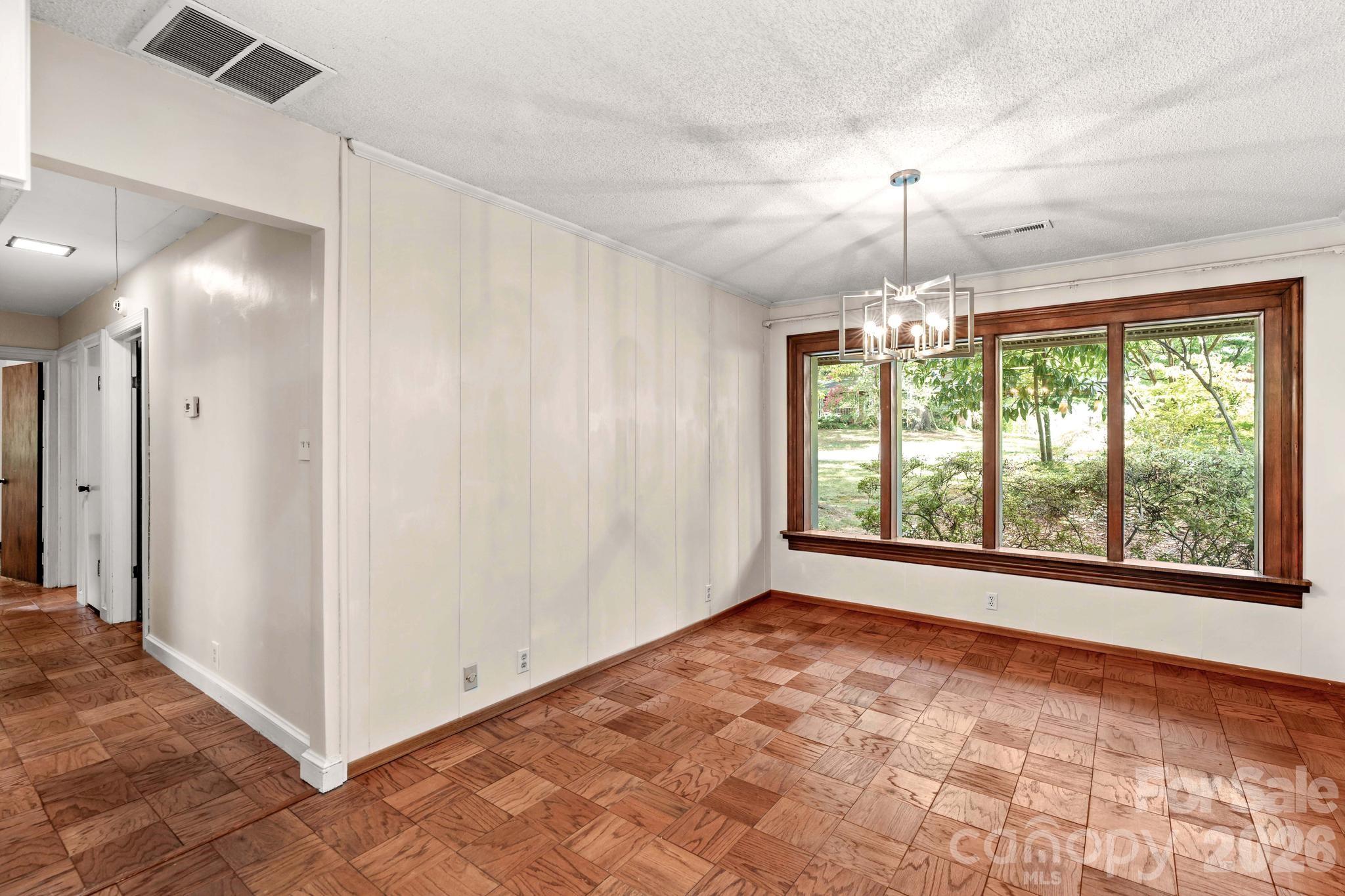 1221 Forestdale Drive Property Photo 17