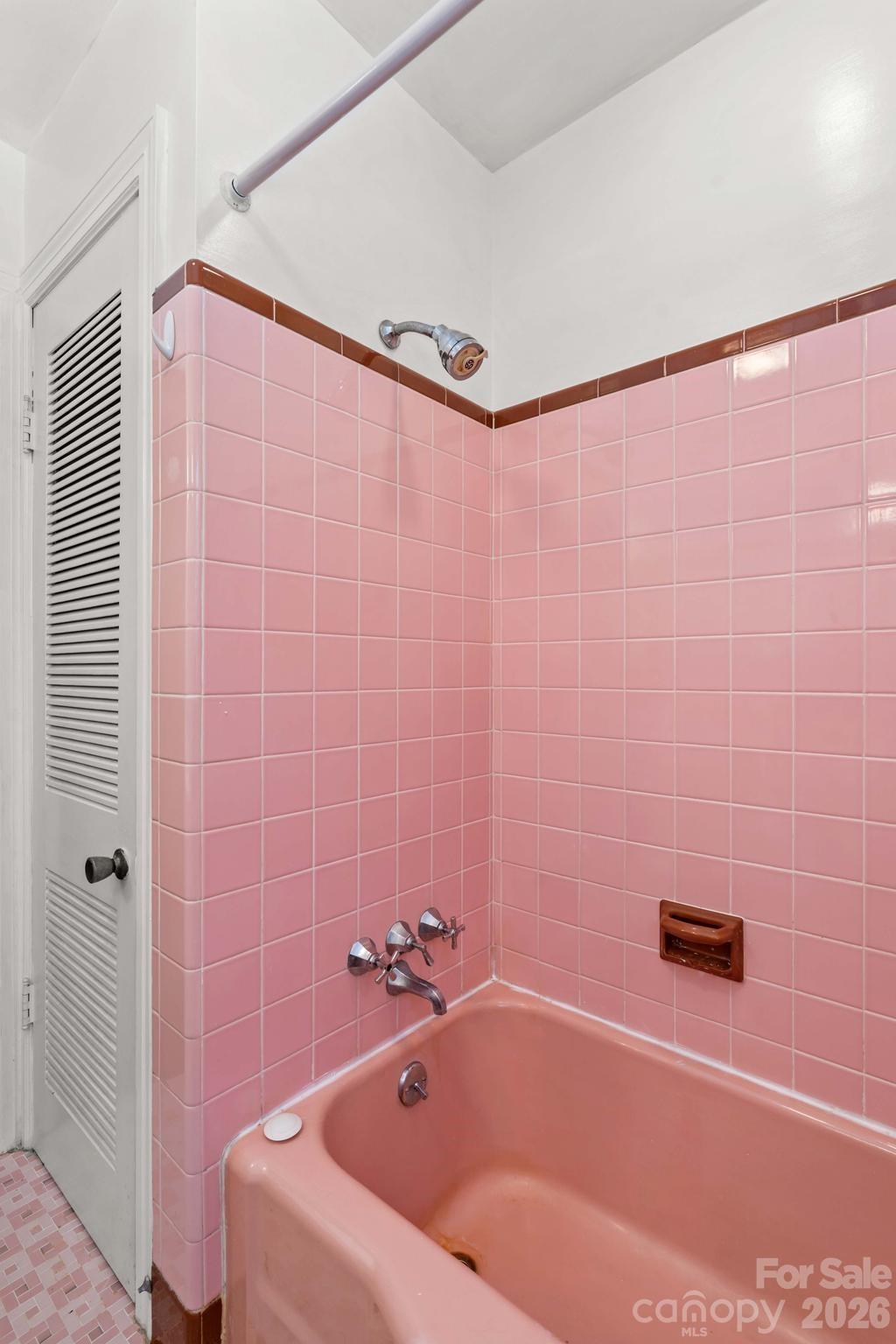 1221 Forestdale Drive Property Photo 44
