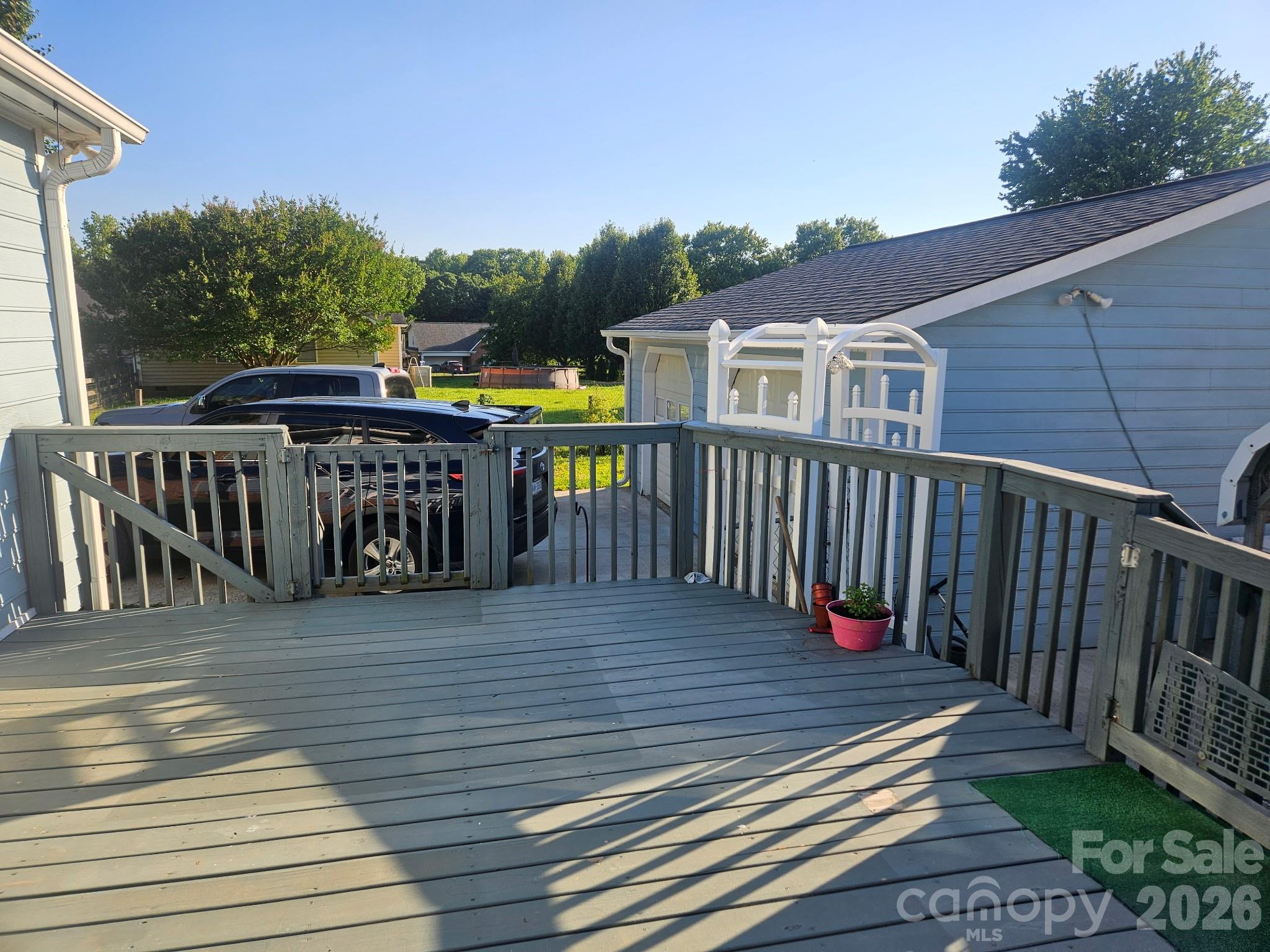 905 Stevens Road Property Photo 8
