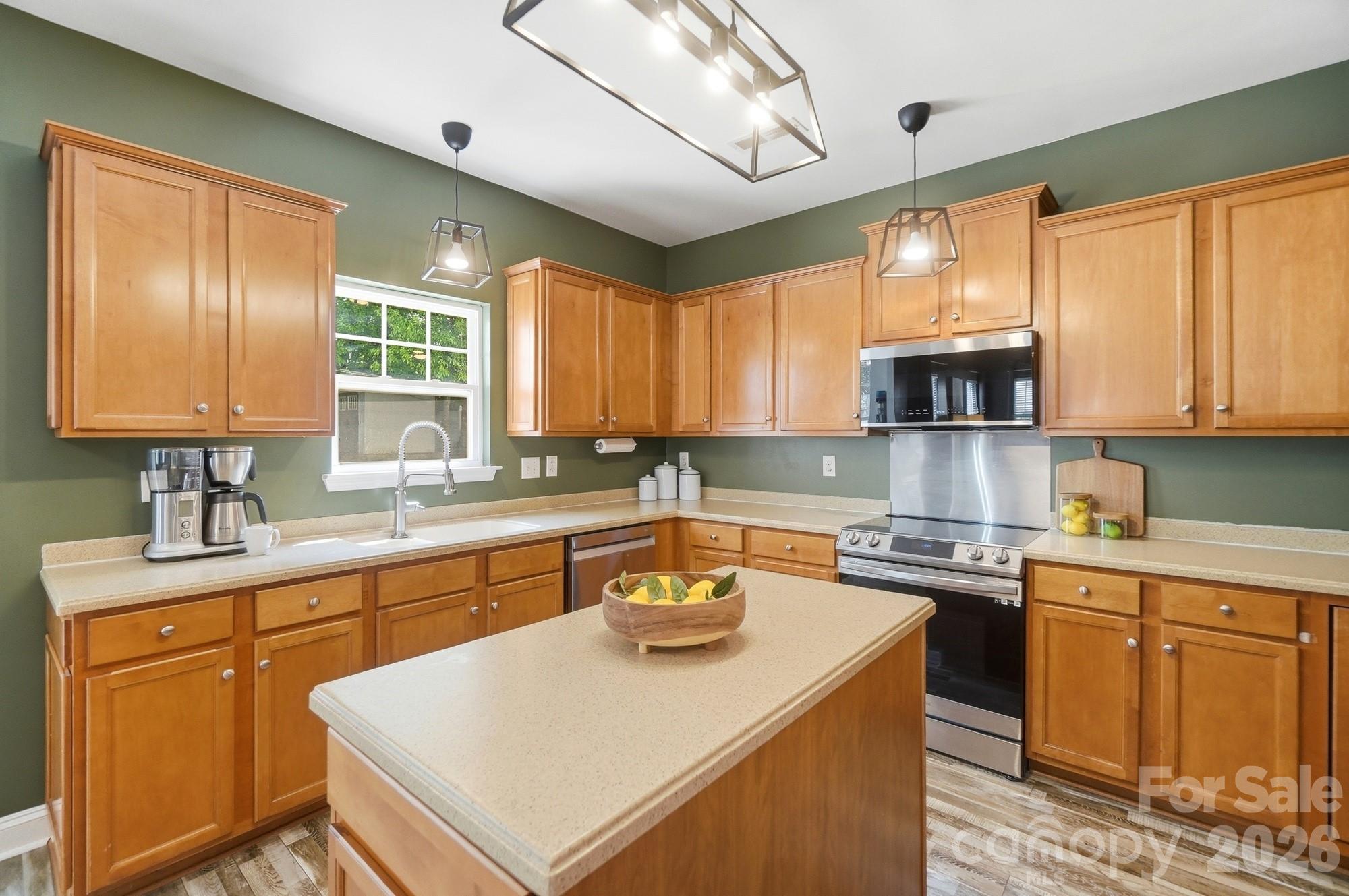 4012 Magna Lane Property Photo 9