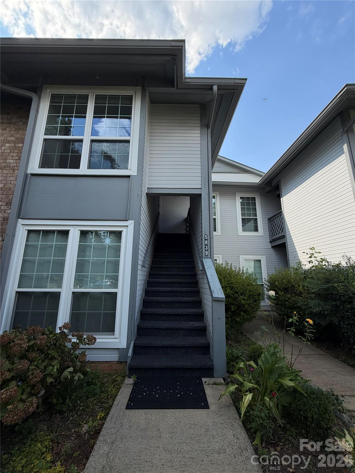 5839 Harris Grove Lane Property Photo 1