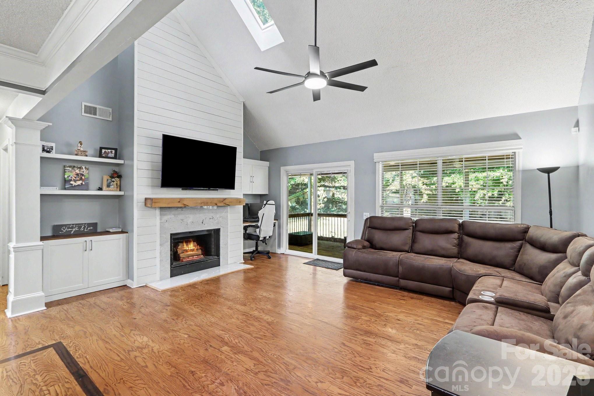 5912 Downfield Wood Drive Property Photo 6