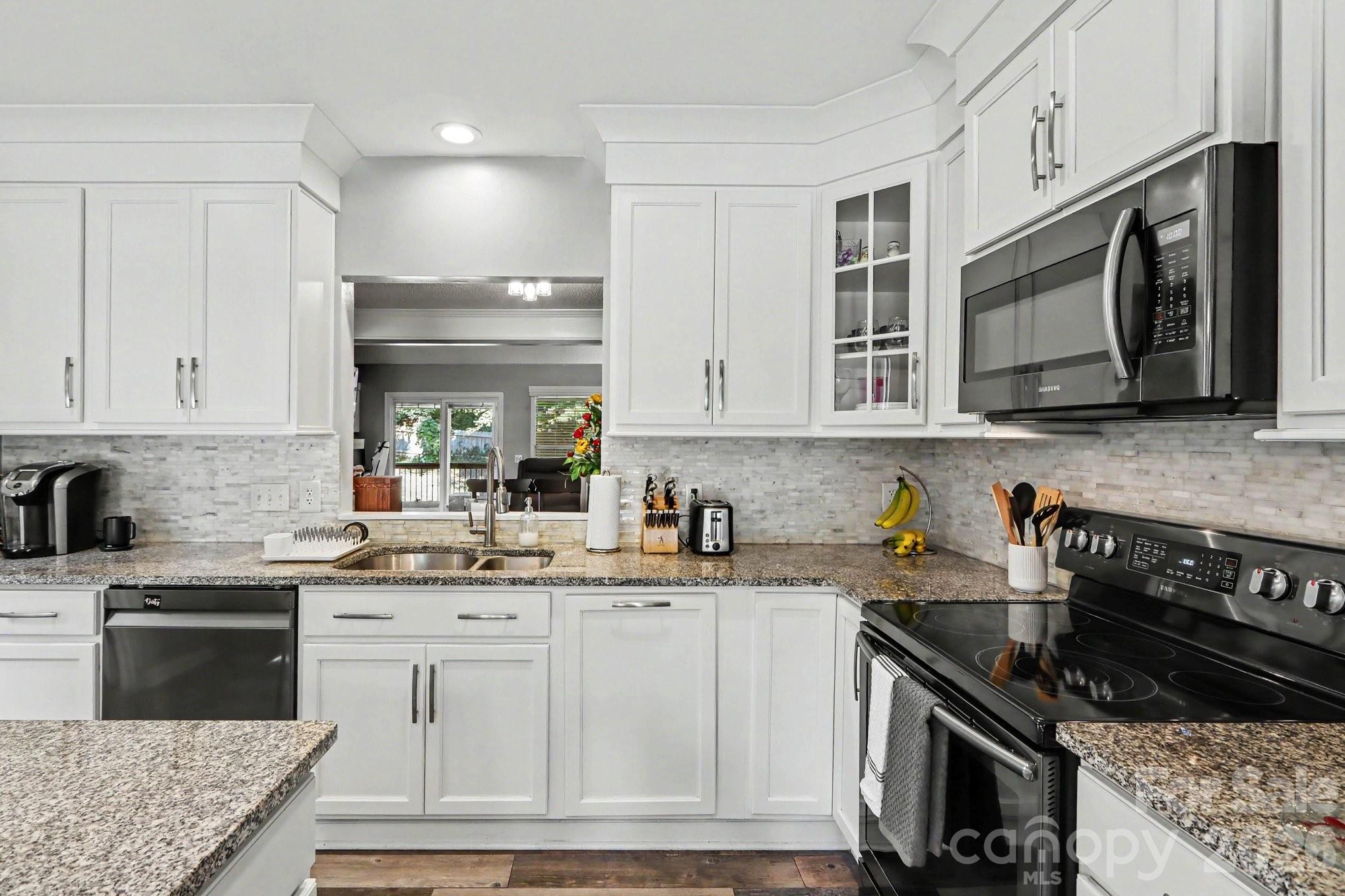 5912 Downfield Wood Drive Property Photo 15