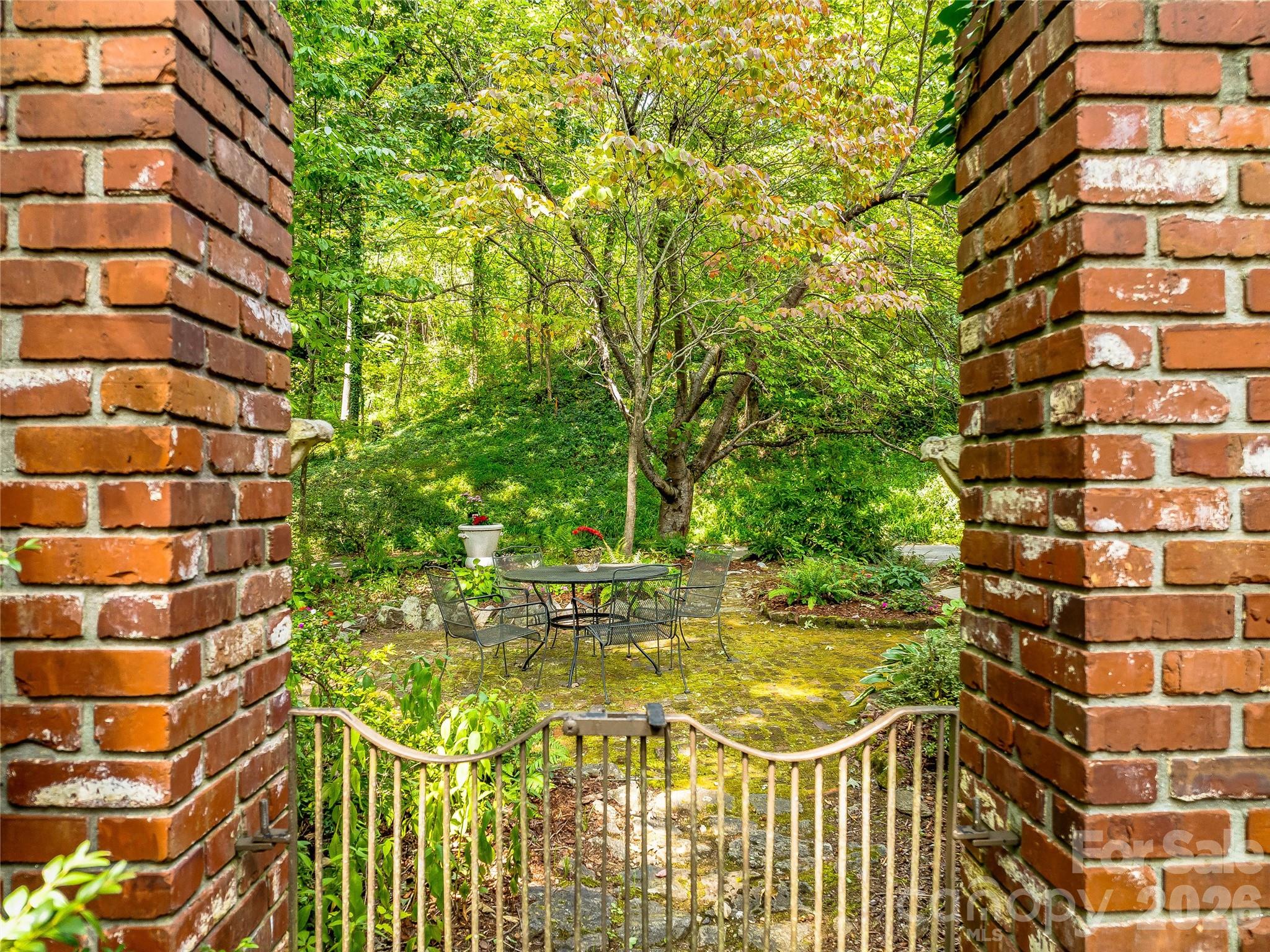 5 Hillcrest Road Property Photo 3