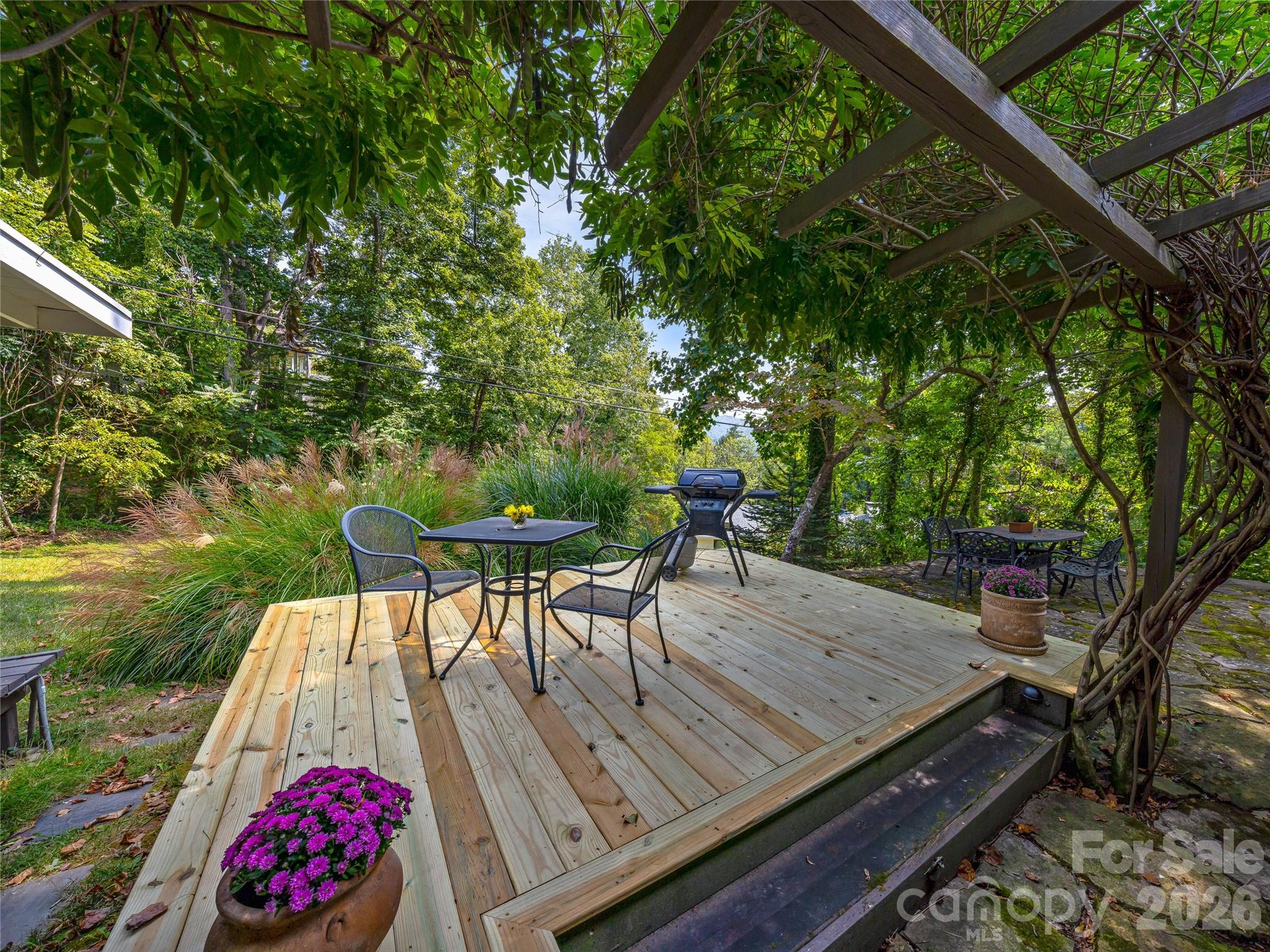 5 Hillcrest Road Property Photo 30