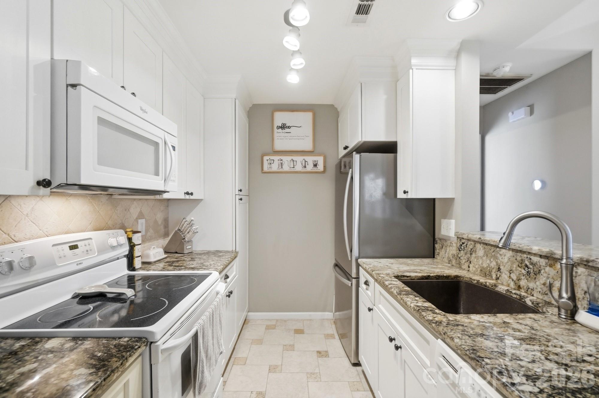108 Fox Glove Drive Property Photo 12