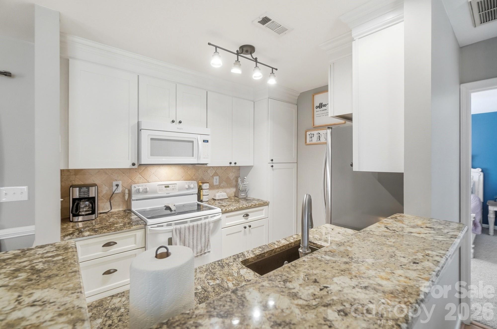 108 Fox Glove Drive Property Photo 13