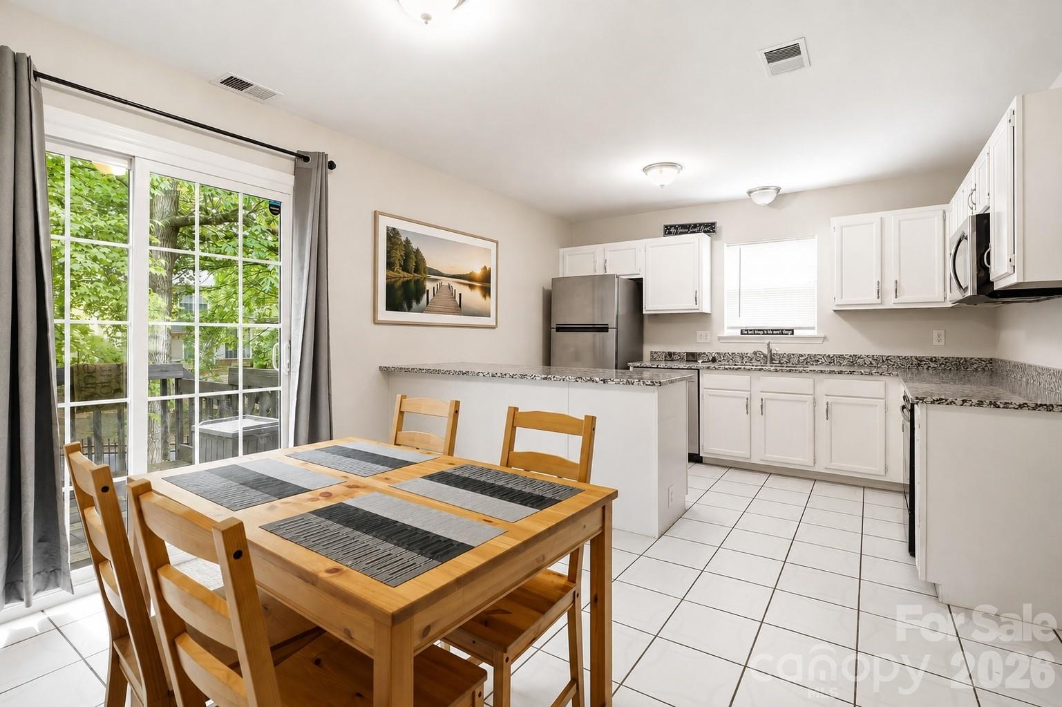 6355 Windsor Gate Lane Property Photo 10