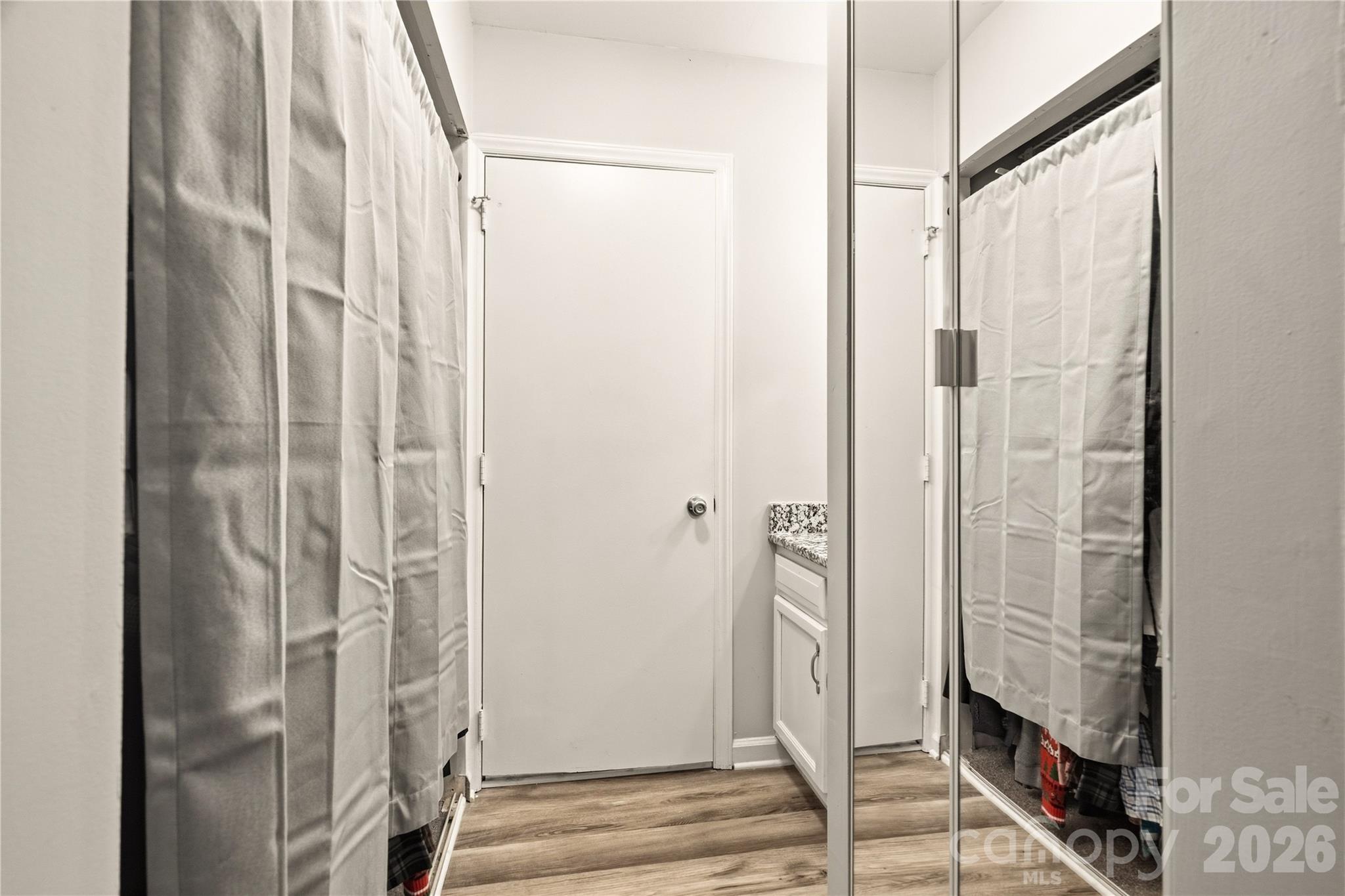 6355 Windsor Gate Lane Property Photo 17
