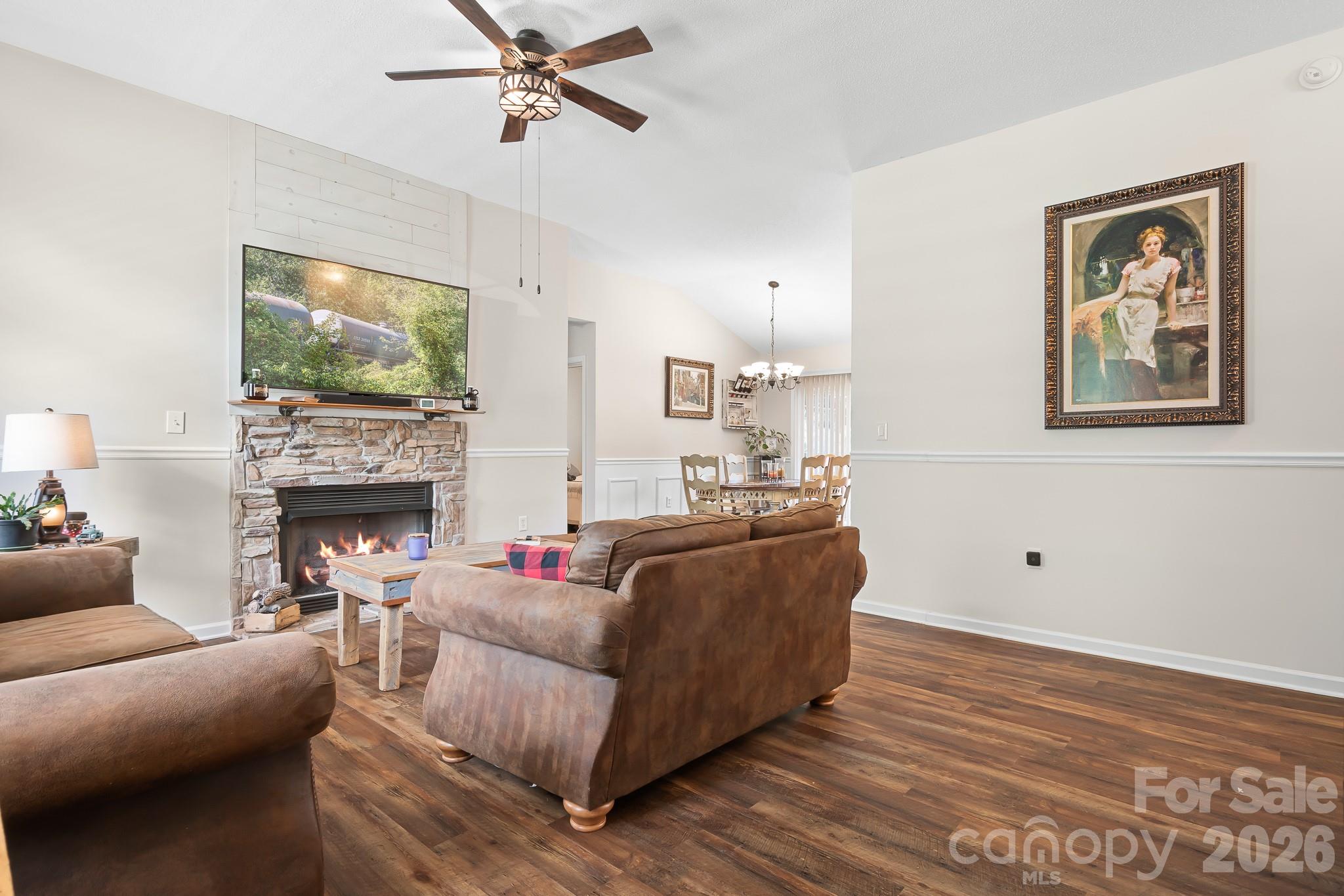 138 Valley Glen Drive Property Photo 8