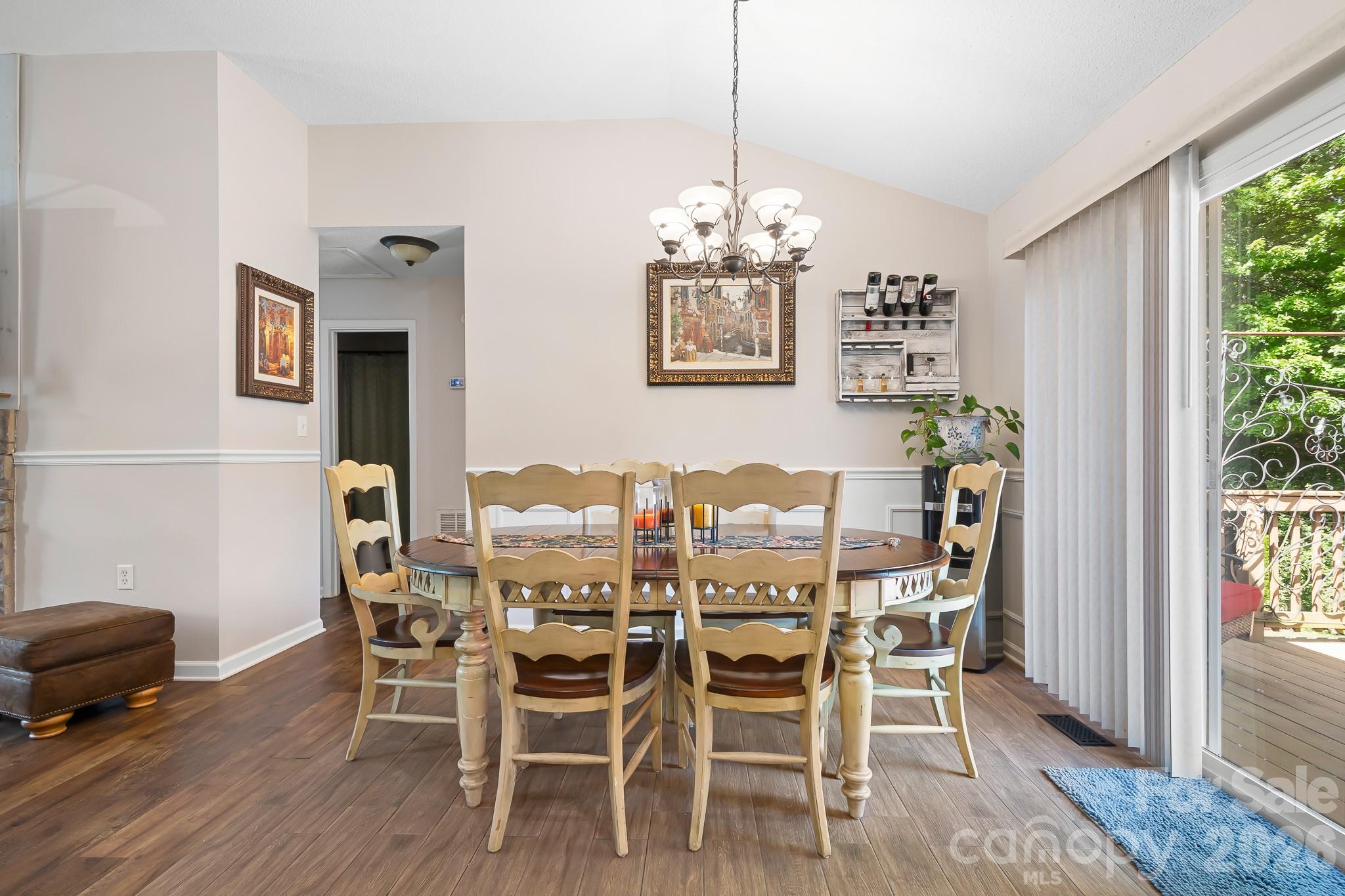 138 Valley Glen Drive Property Photo 14