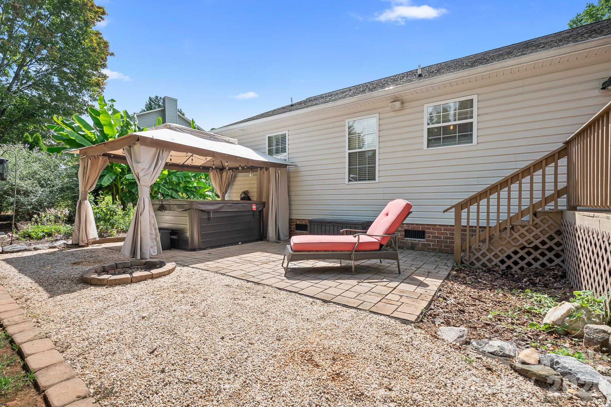 138 Valley Glen Drive Property Photo 28