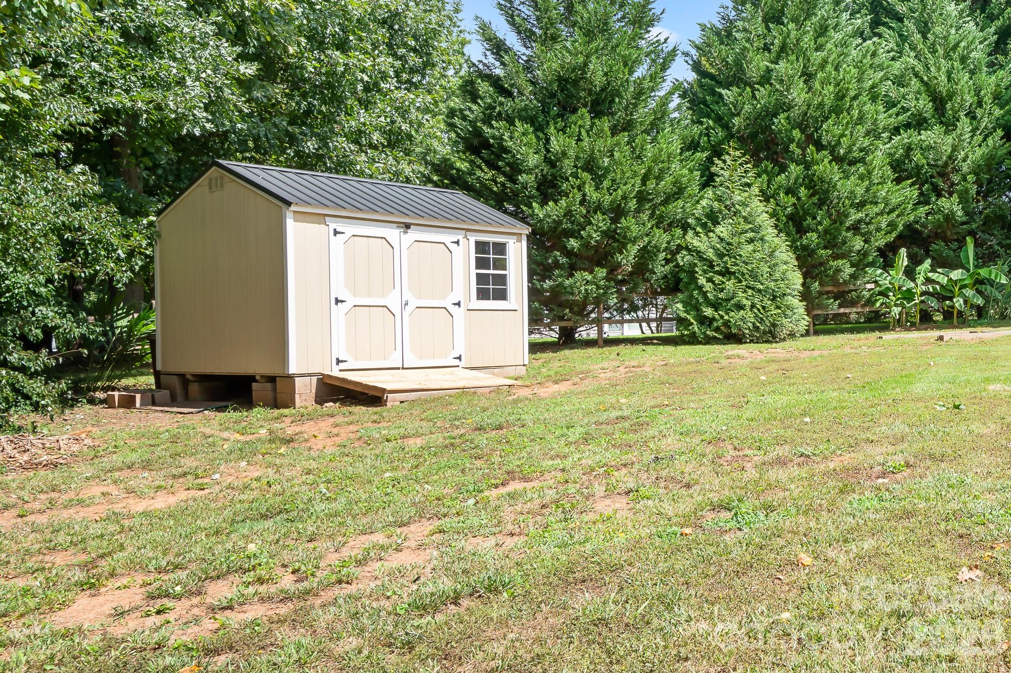138 Valley Glen Drive Property Photo 34