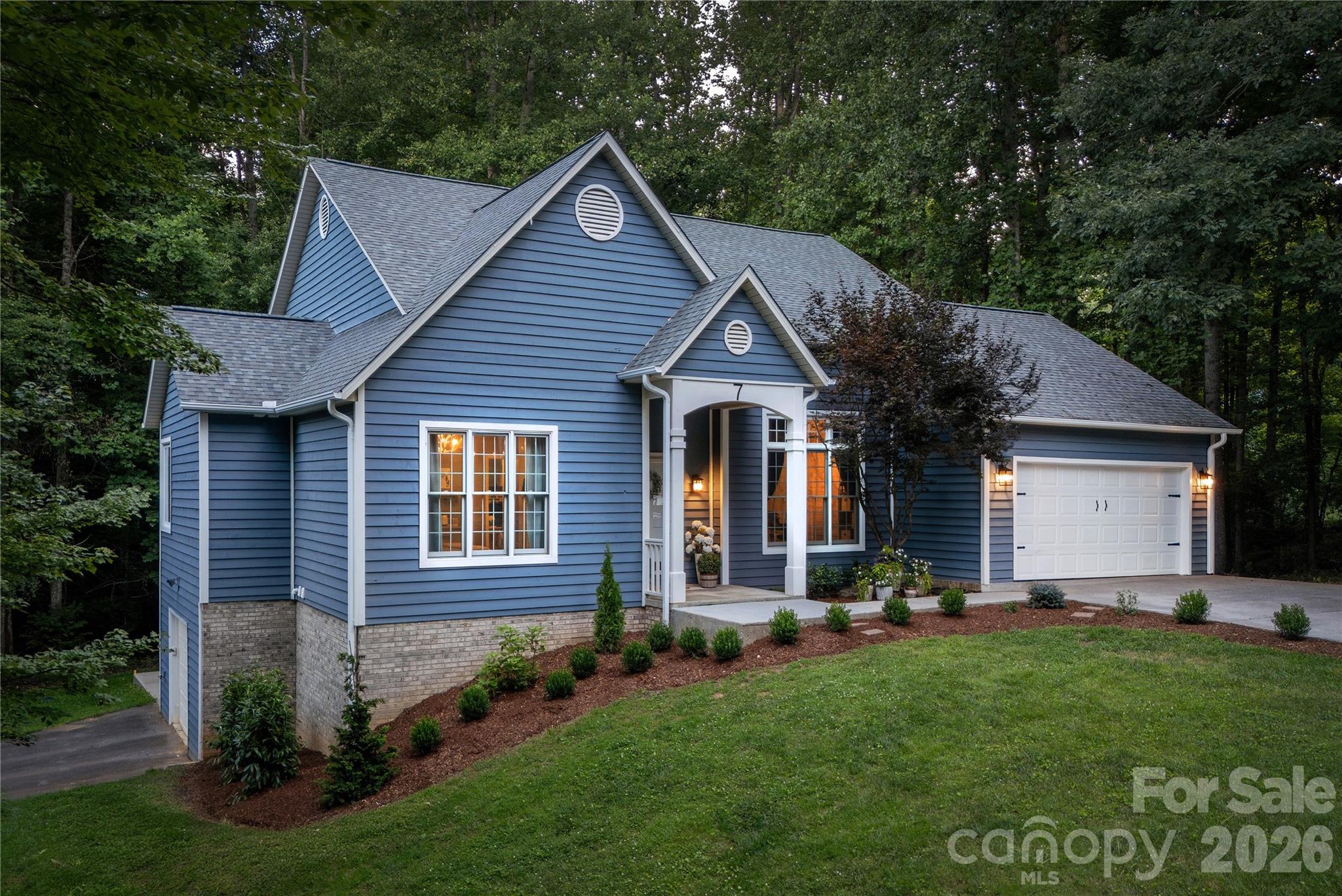 7 Oak Hollow Drive Property Photo 2