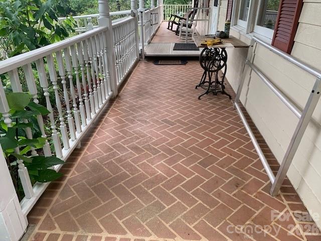 189 Valet Court Property Photo 3