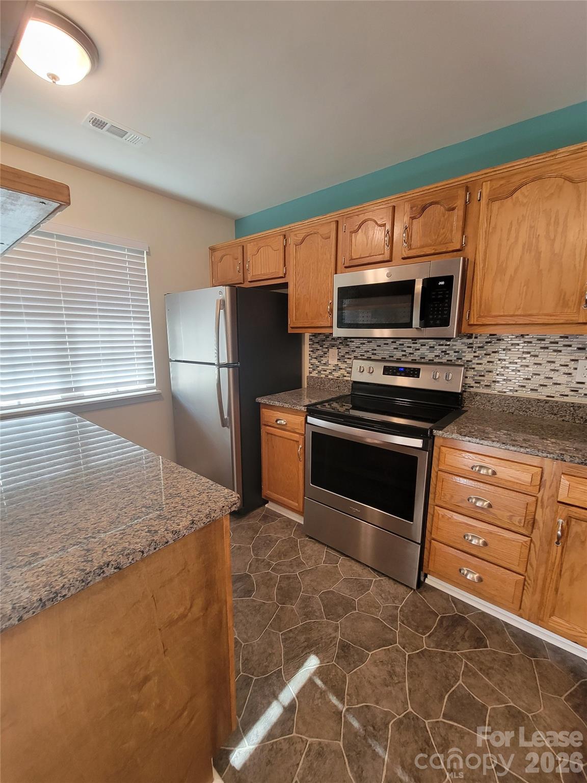 3811 Mosscroft Lane Property Photo 4