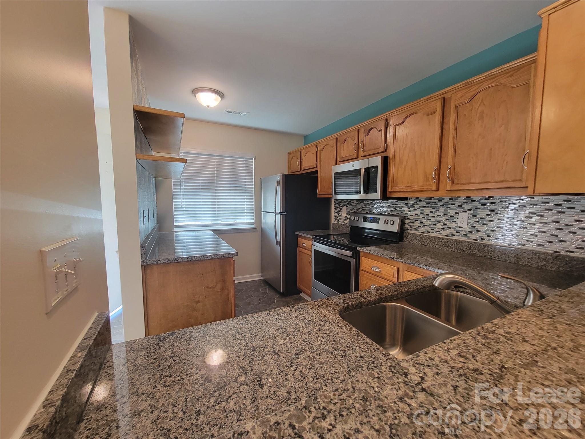 3811 Mosscroft Lane Property Photo 5