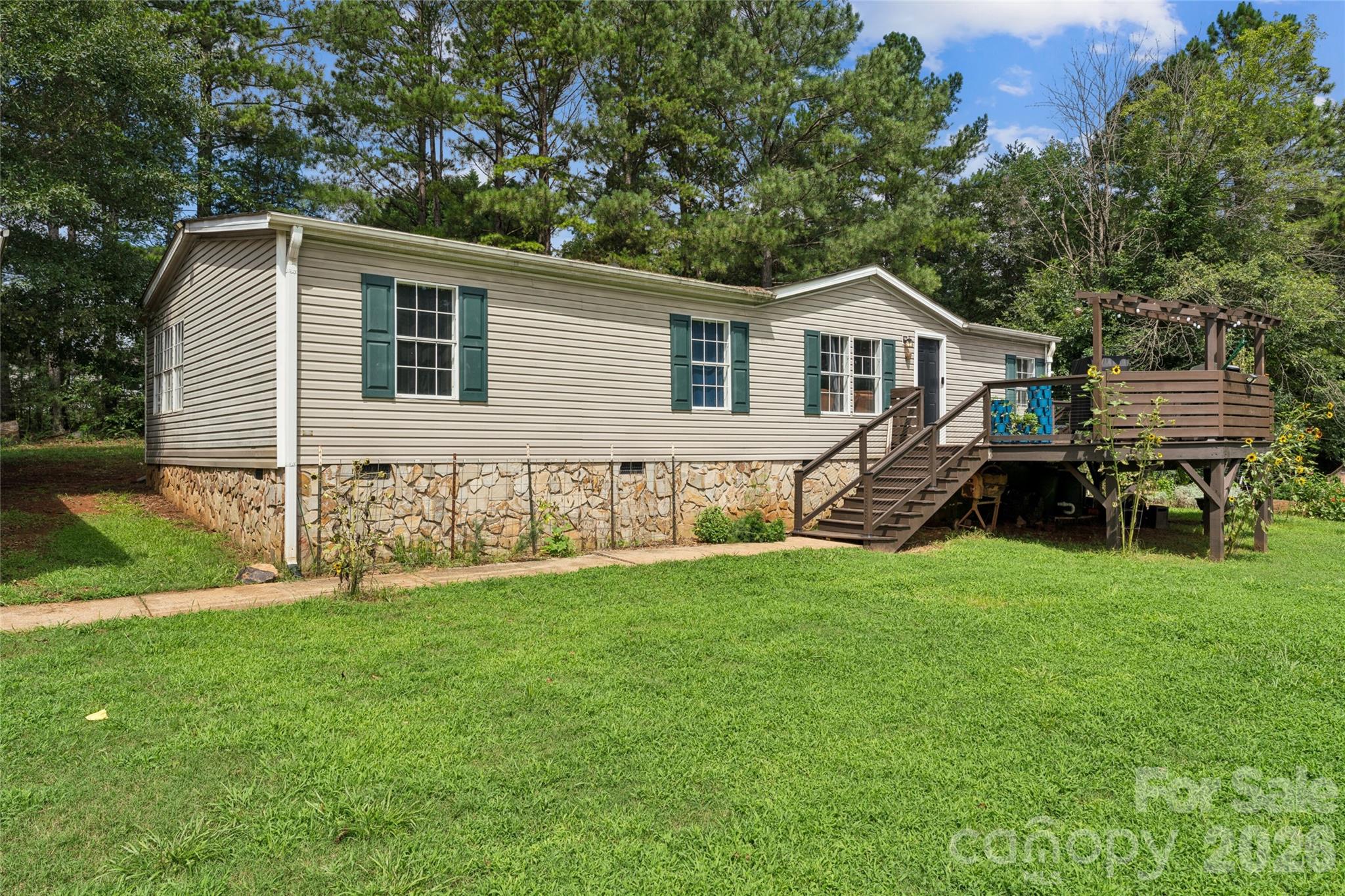 912 Grace Drive Property Photo 1