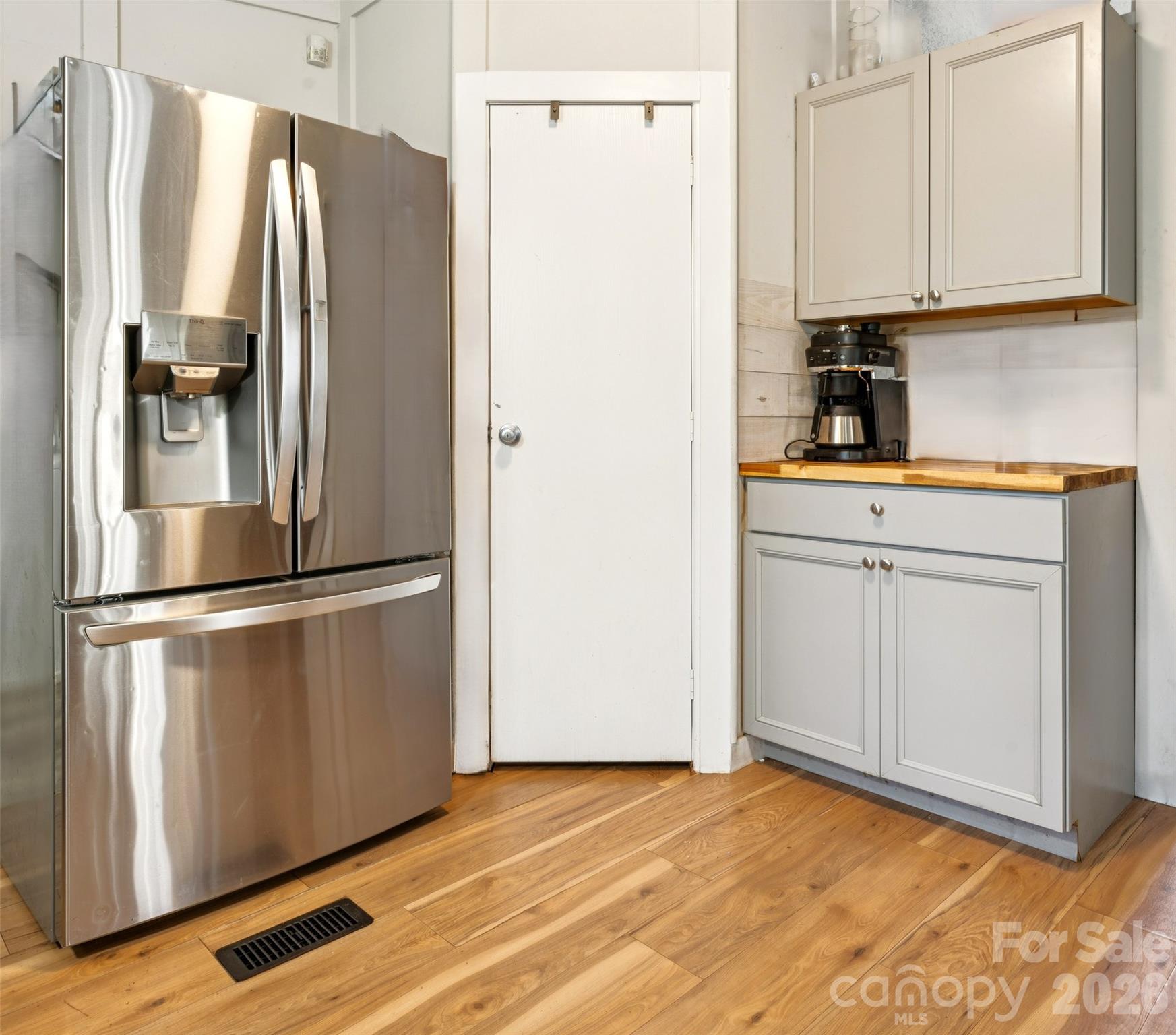 912 Grace Drive Property Photo 5