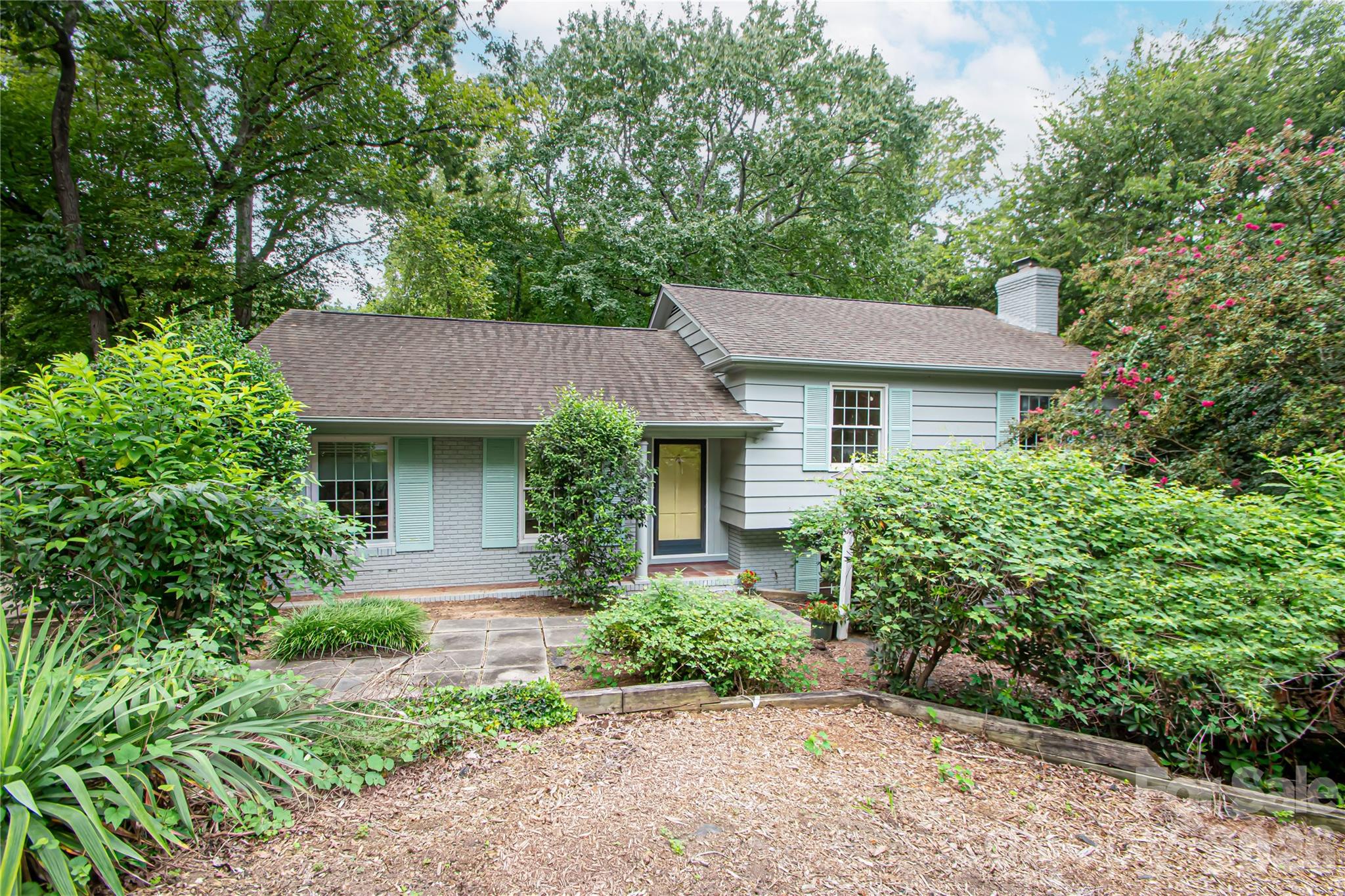 6836 Ronda Avenue Property Photo 2